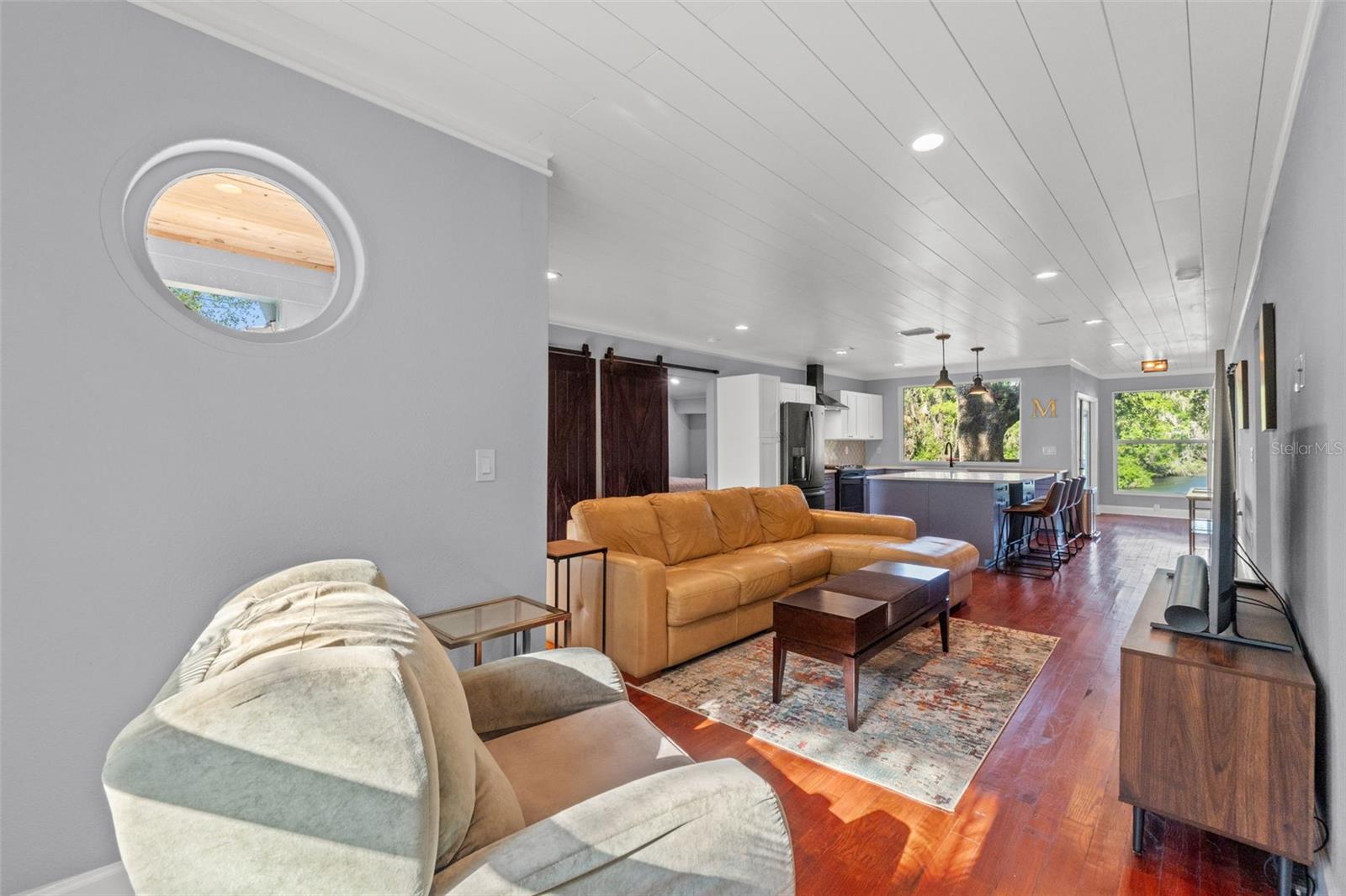 Image 13 of 67 For 1502 Park Circle