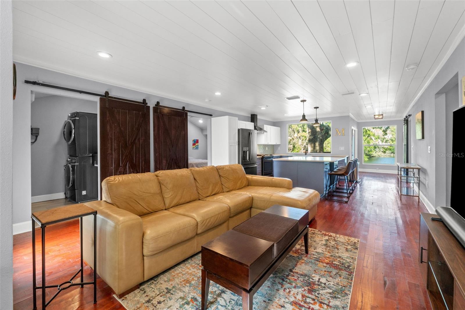 Image 14 of 67 For 1502 Park Circle