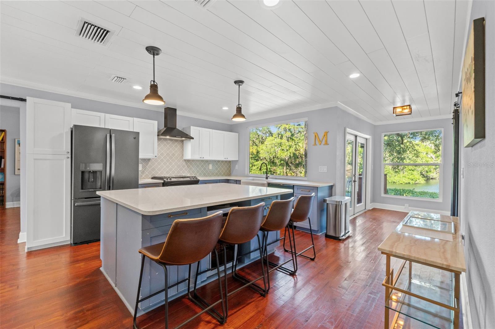 Image 16 of 67 For 1502 Park Circle