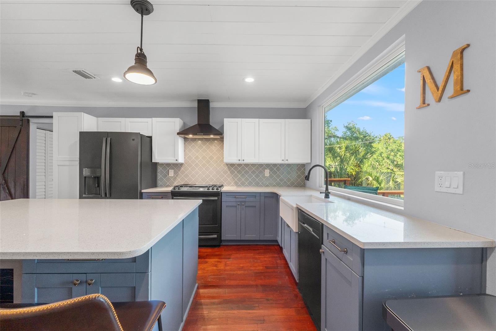 Image 18 of 67 For 1502 Park Circle