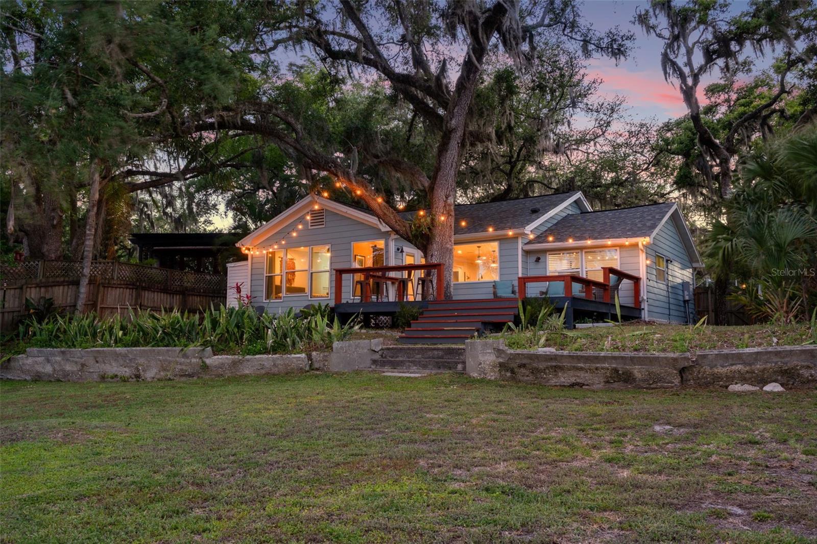 Image 2 of 67 For 1502 Park Circle