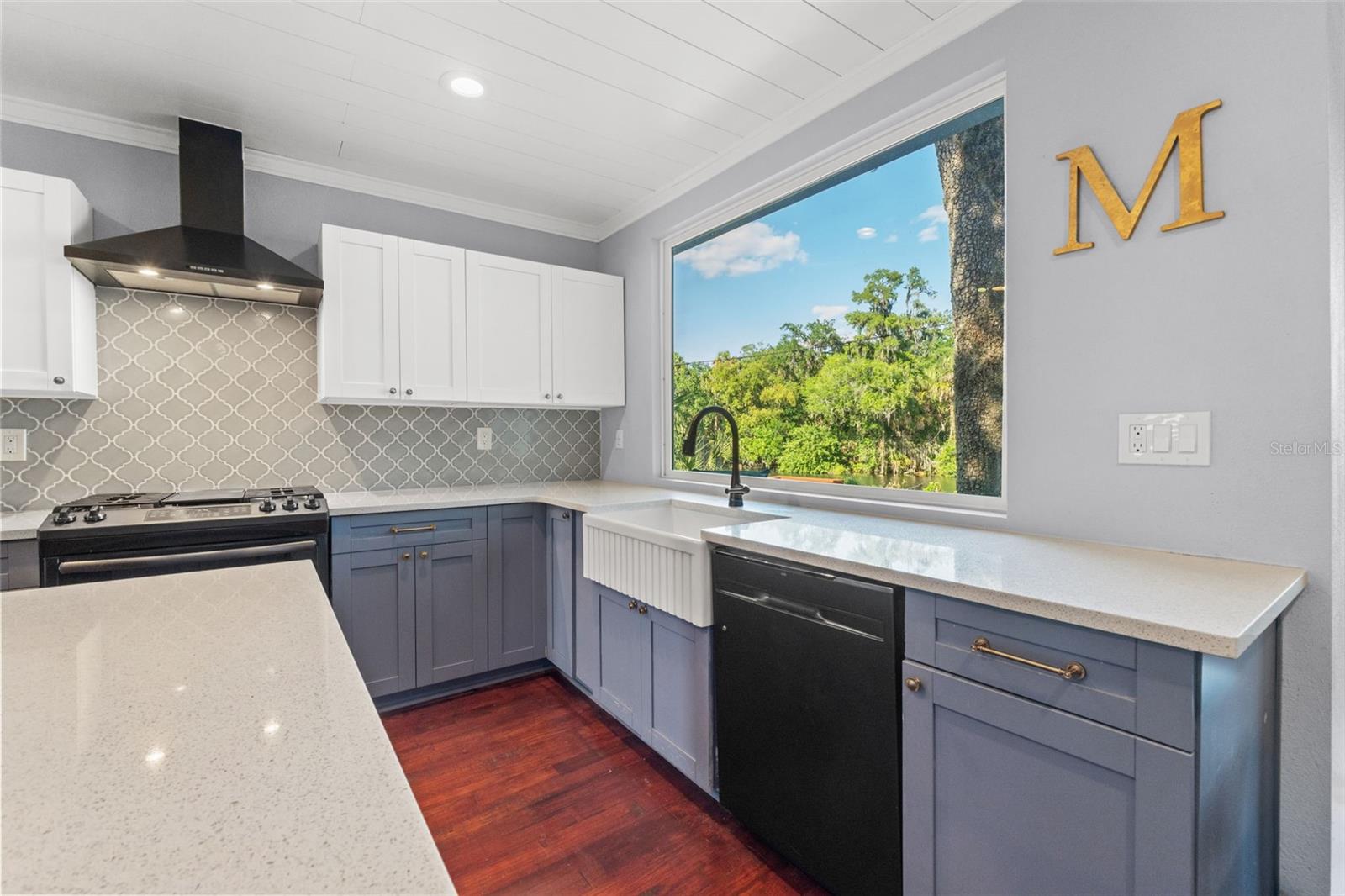 Image 22 of 67 For 1502 Park Circle