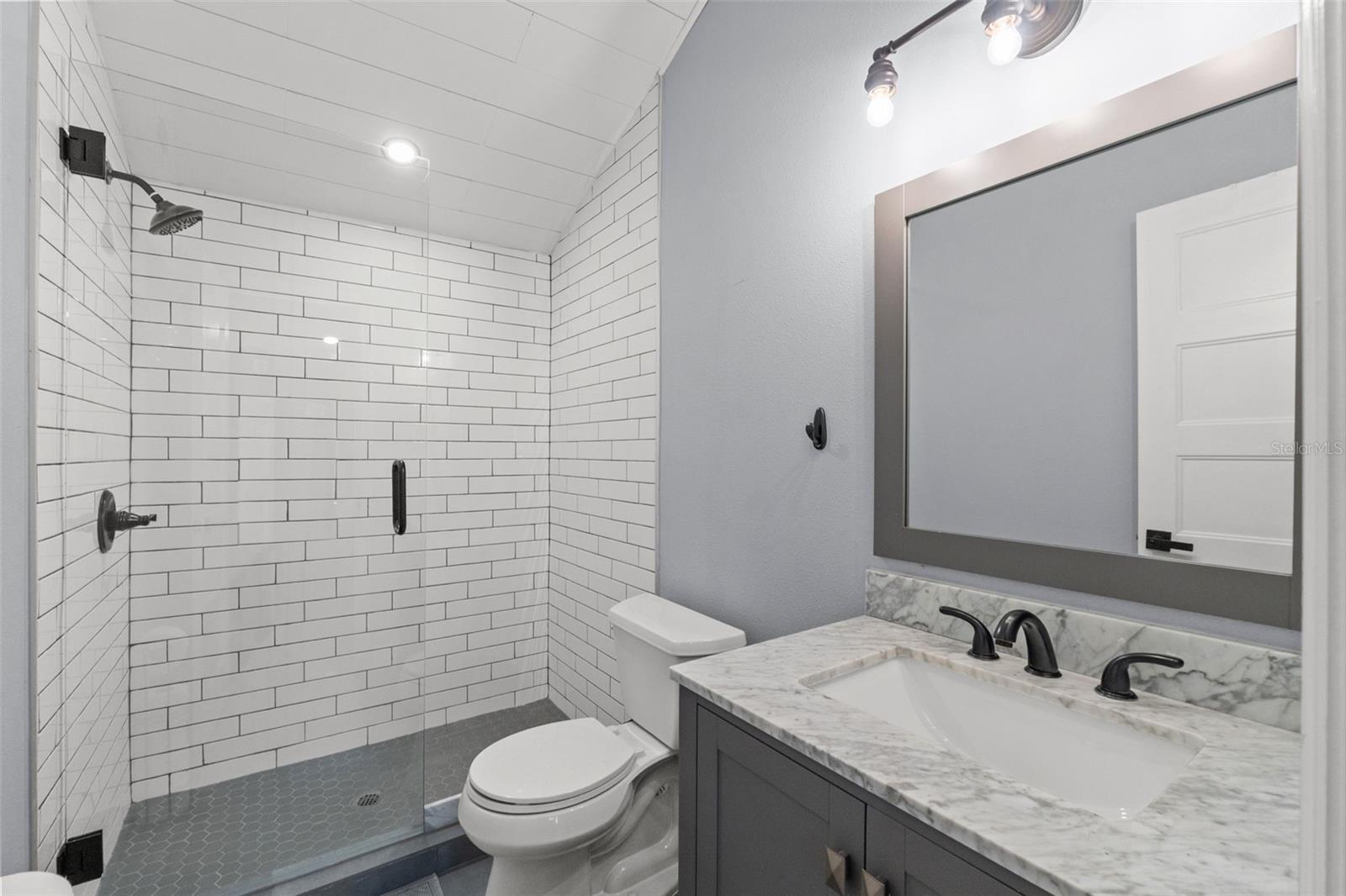 Image 28 of 67 For 1502 Park Circle