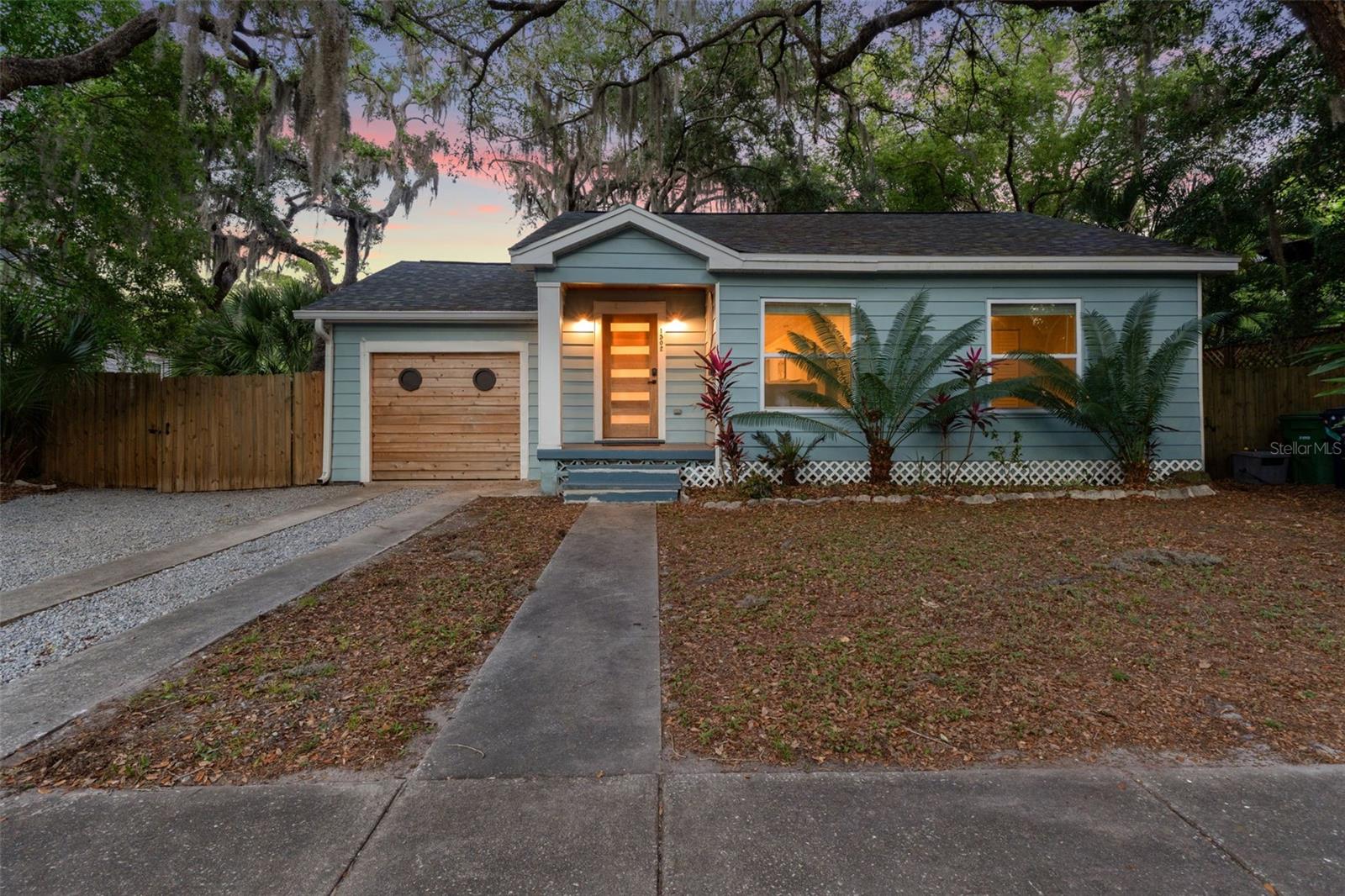 Image 7 of 67 For 1502 Park Circle