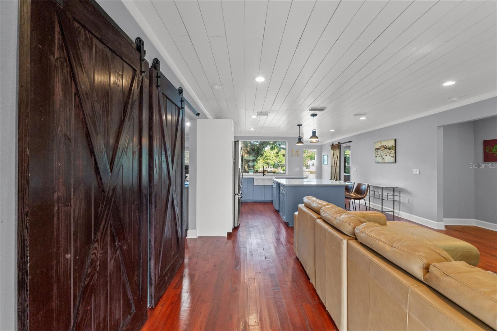 Image 8 of 67 For 1502 Park Circle