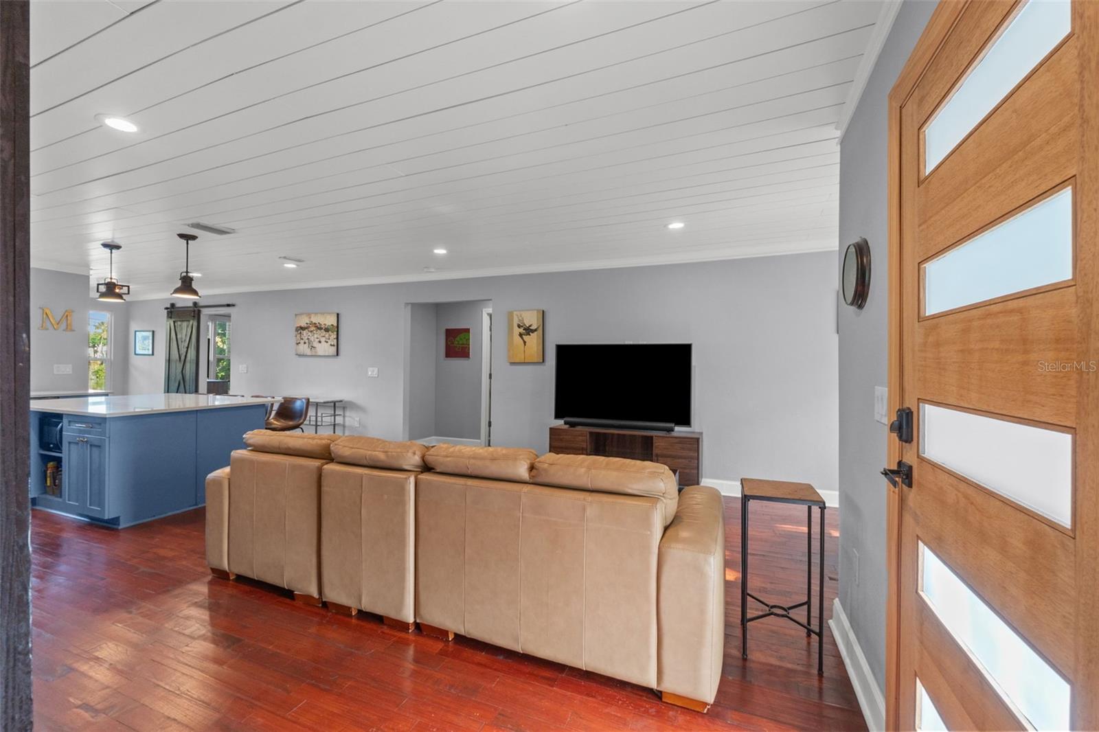 Image 9 of 67 For 1502 Park Circle