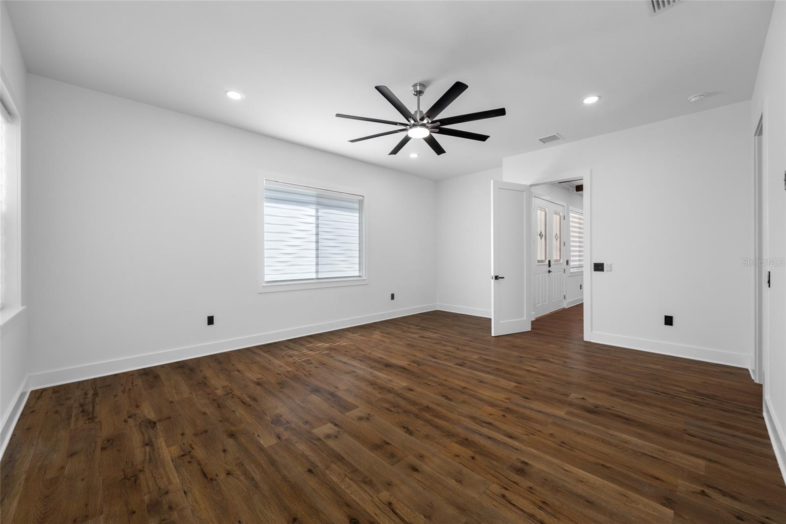 Image 43 of 100 For 3426 Channelside Court