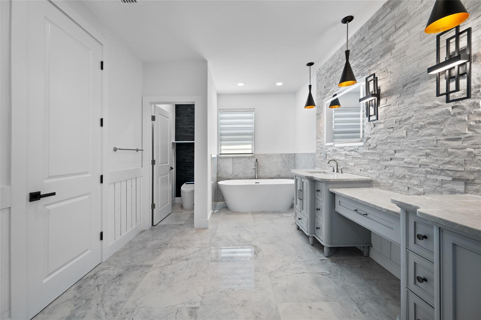 Image 62 of 100 For 3426 Channelside Court