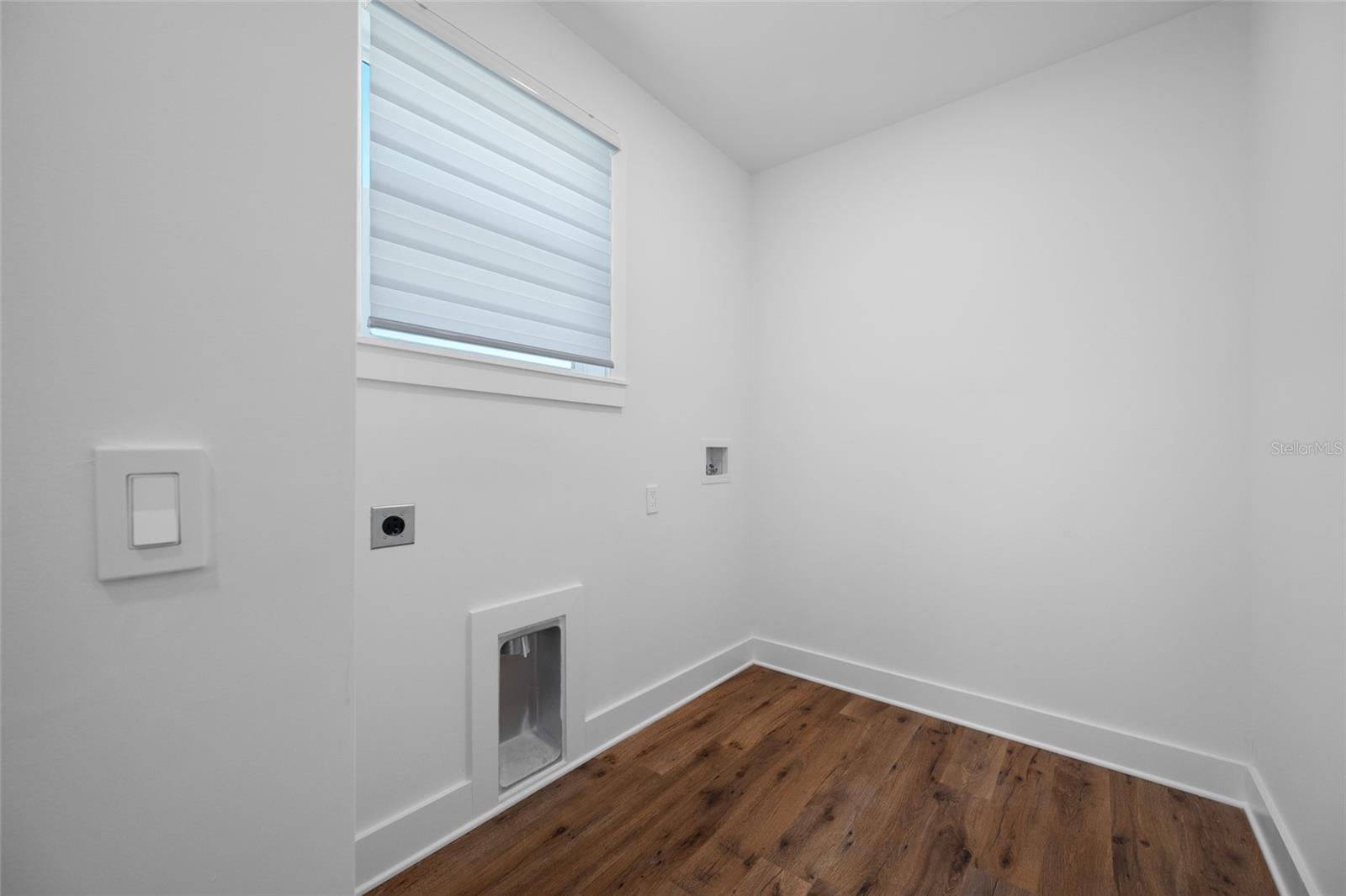 Image 76 of 100 For 3426 Channelside Court