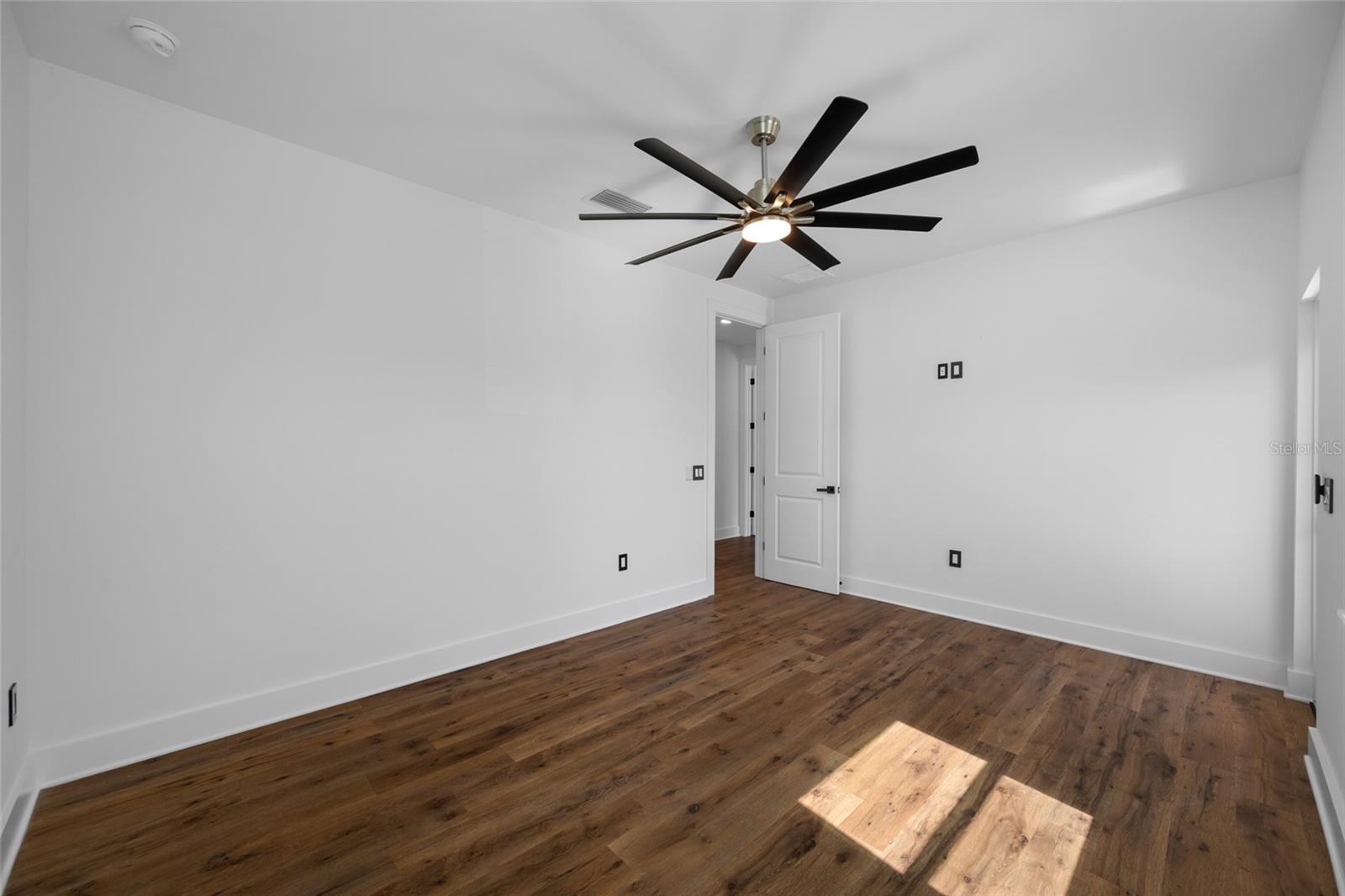 Image 86 of 100 For 3426 Channelside Court