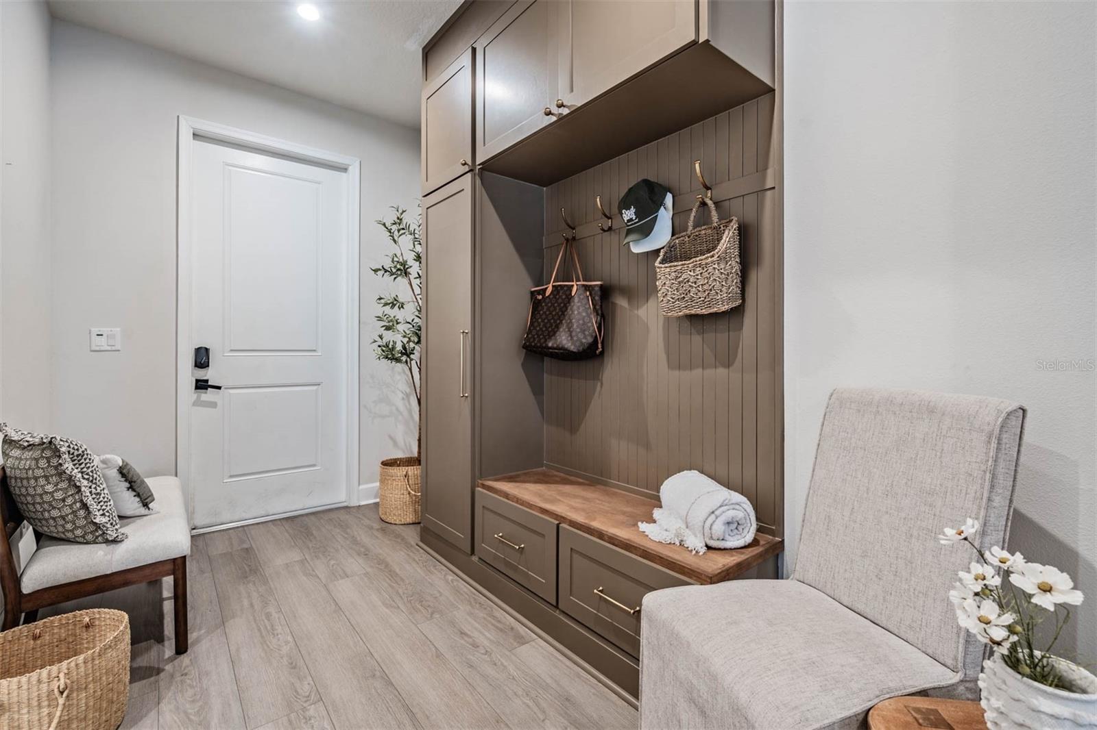 Image 22 of 55 For 29345 Meadowcroft Avenue