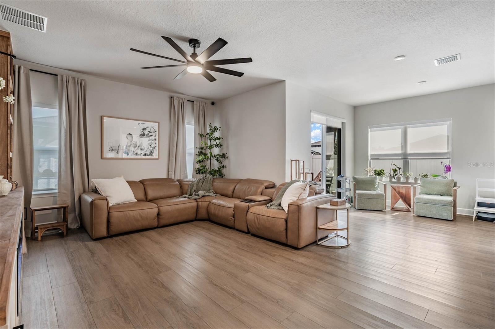 Image 4 of 55 For 29345 Meadowcroft Avenue