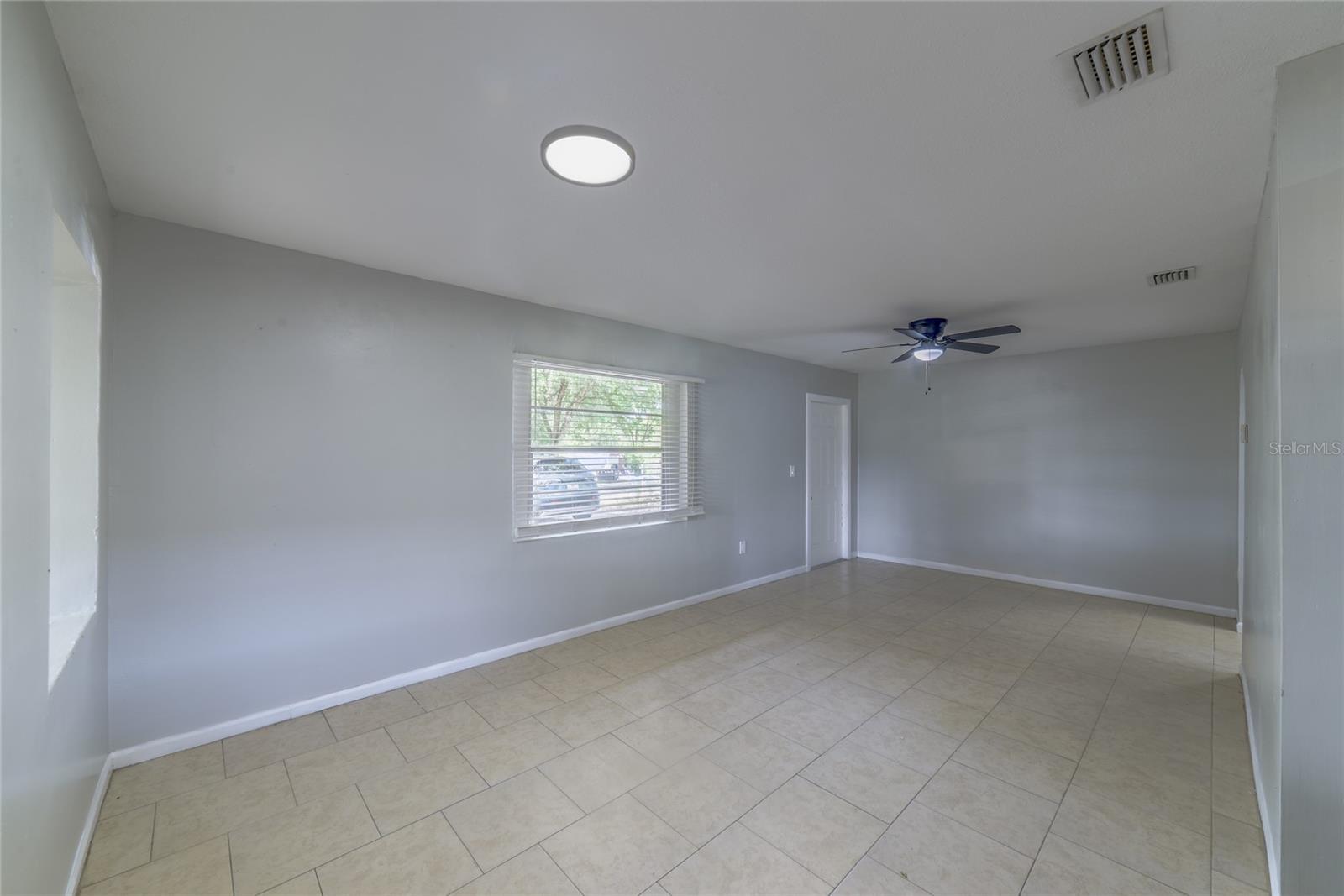 Image 13 of 31 For 14341 Delmar Street