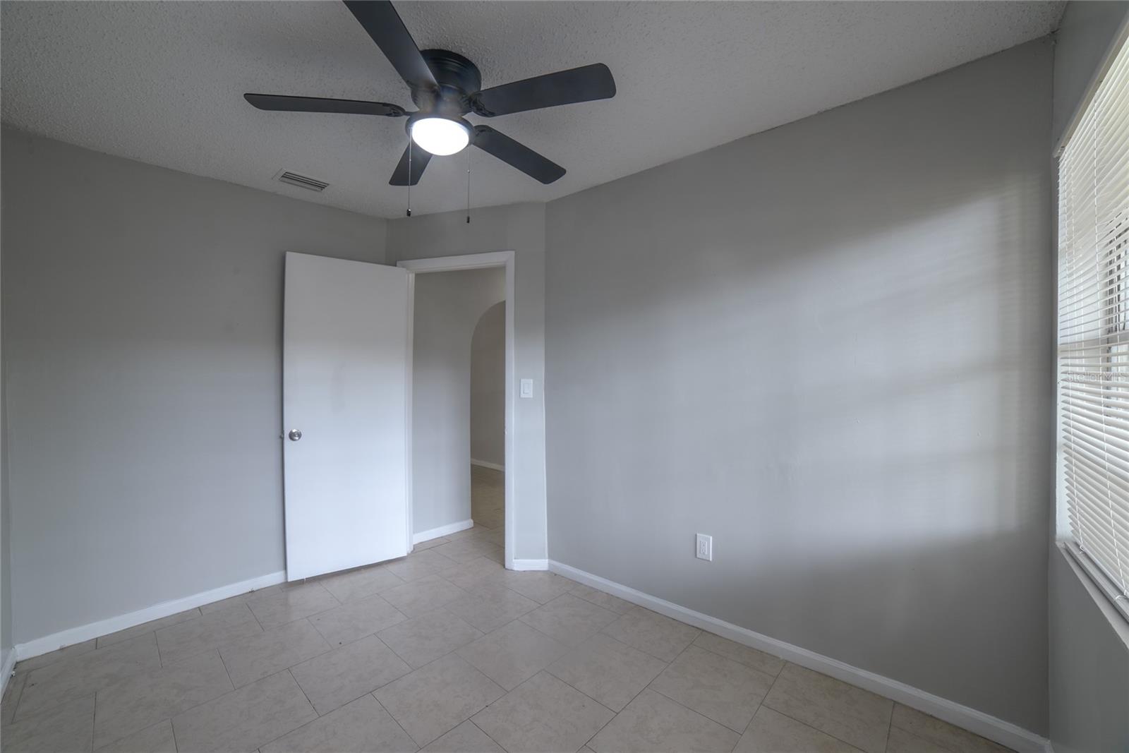 Image 15 of 31 For 14341 Delmar Street