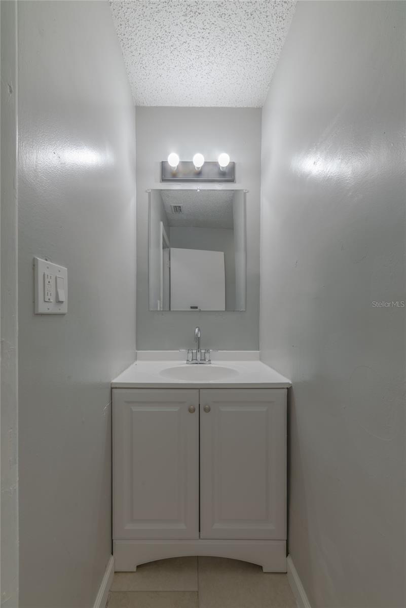 Image 18 of 31 For 14341 Delmar Street