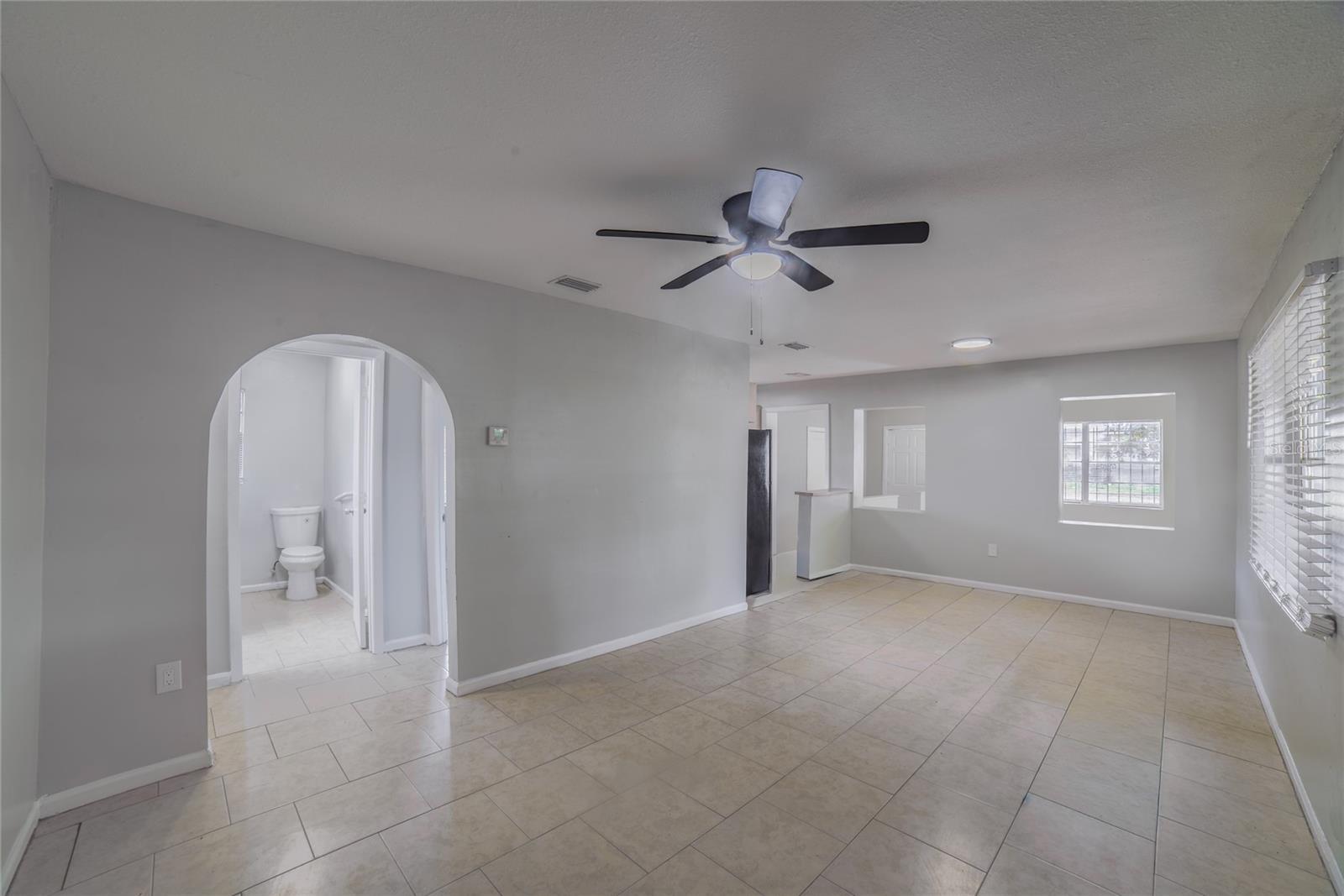 Image 4 of 31 For 14341 Delmar Street