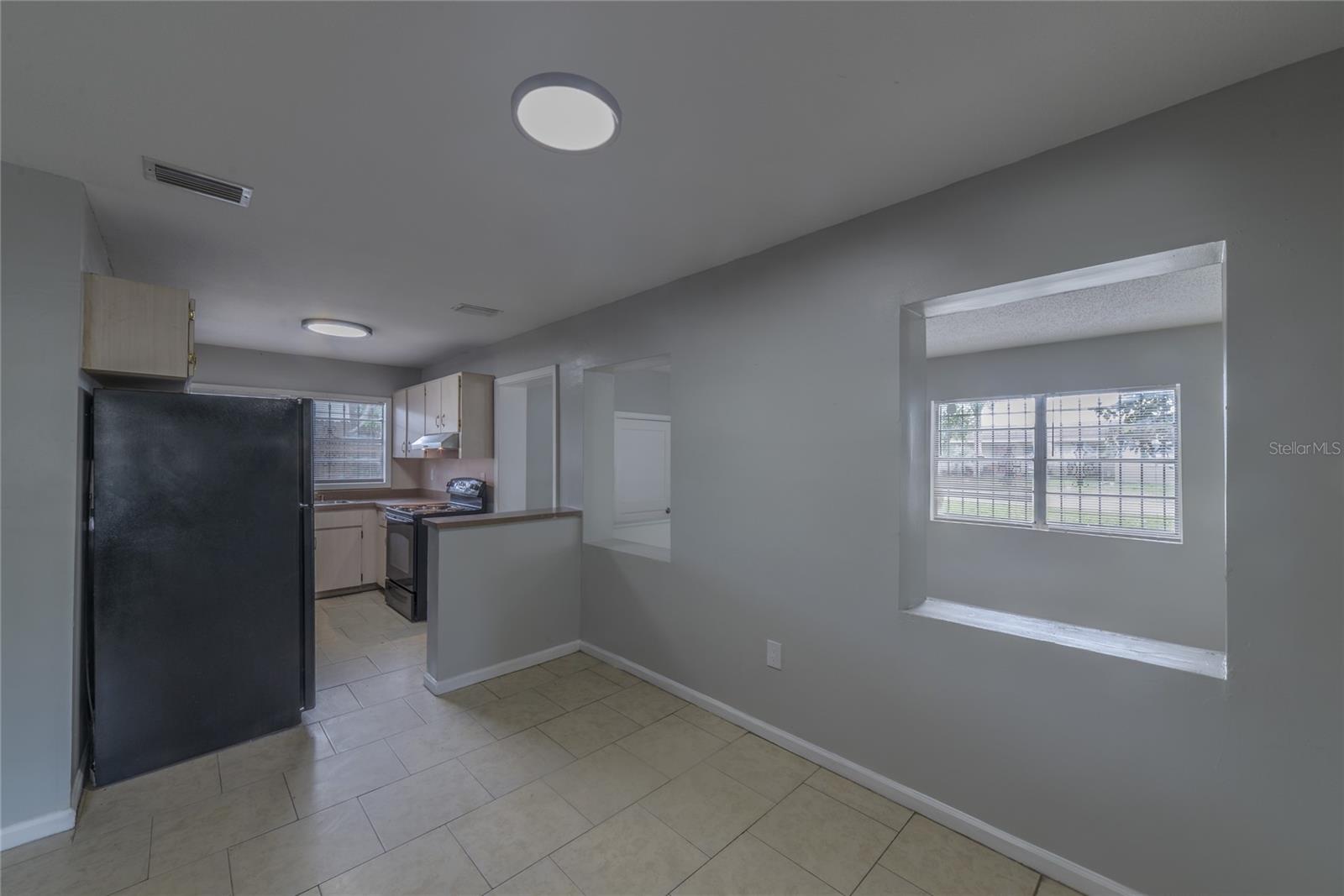 Image 5 of 31 For 14341 Delmar Street