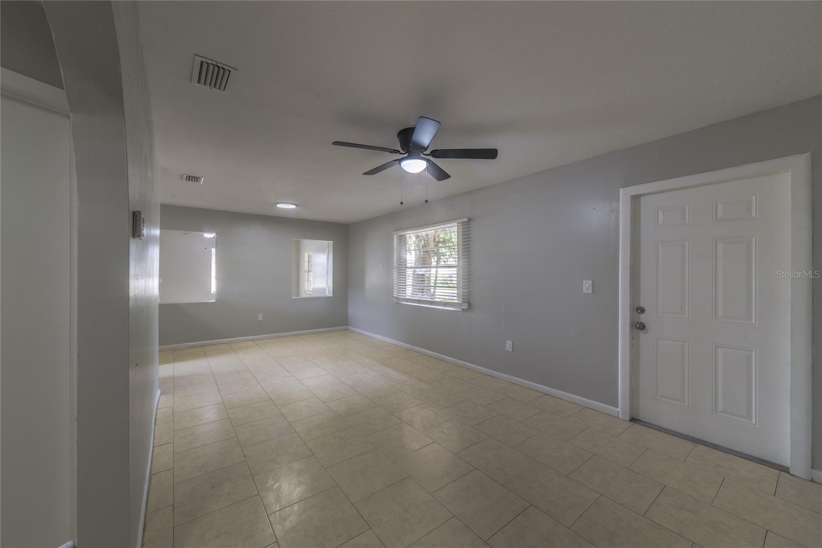 Image 7 of 31 For 14341 Delmar Street