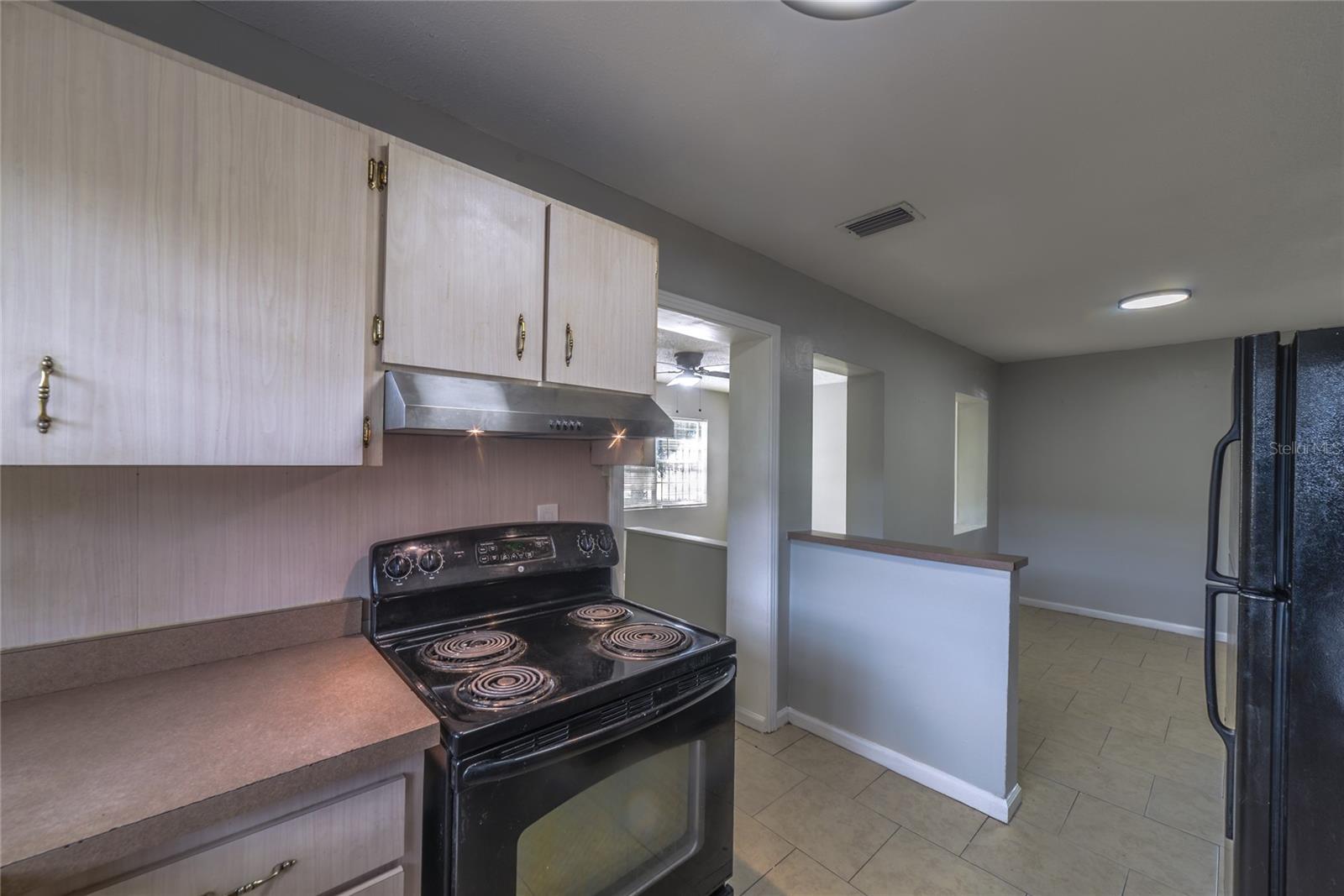 Image 9 of 31 For 14341 Delmar Street