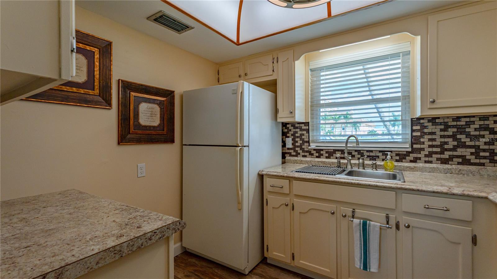 Image 17 of 34 For 5020 Brittany Drive S 125
