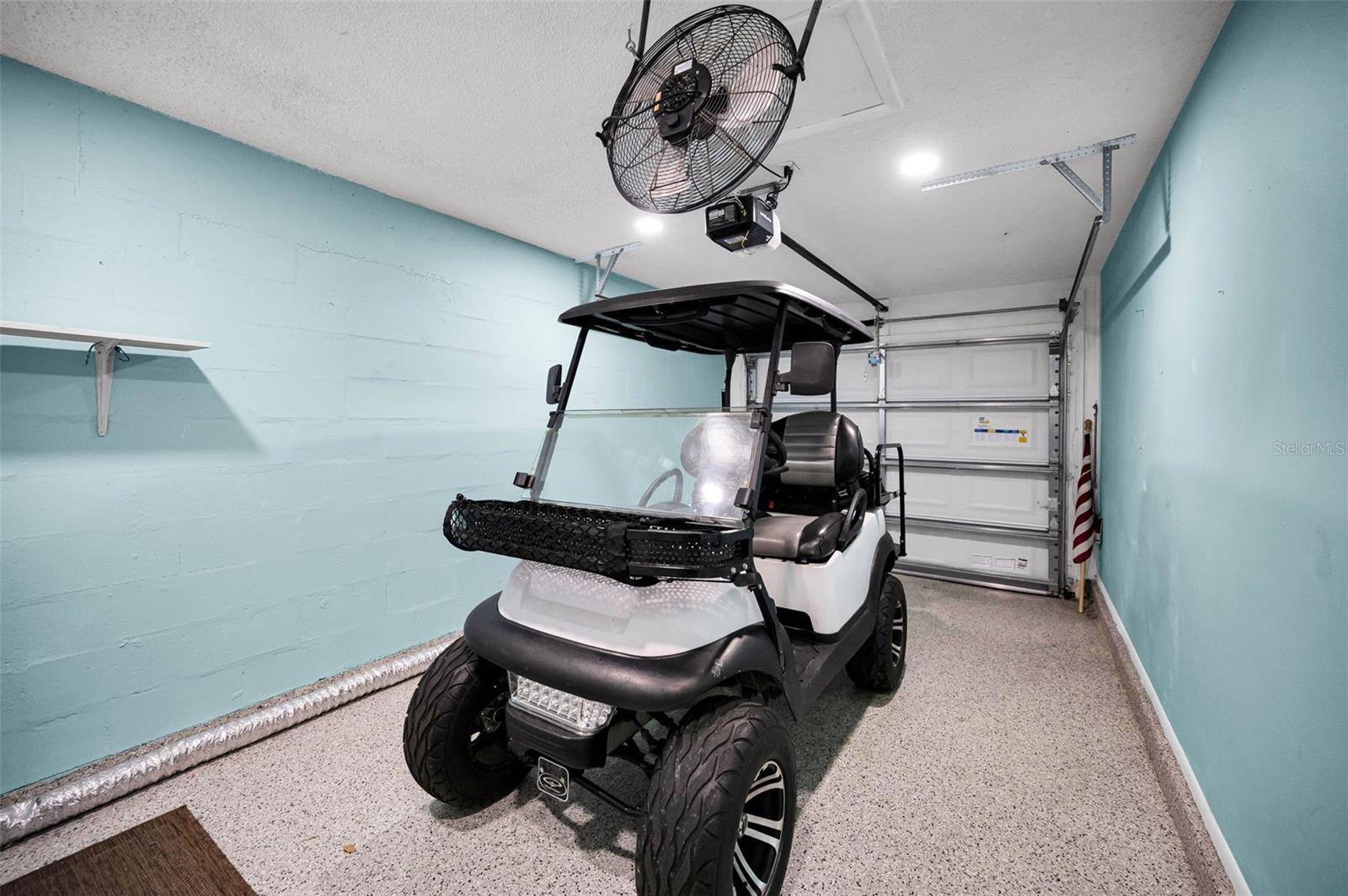 Listing photo id 21 for 859 Oxford Court