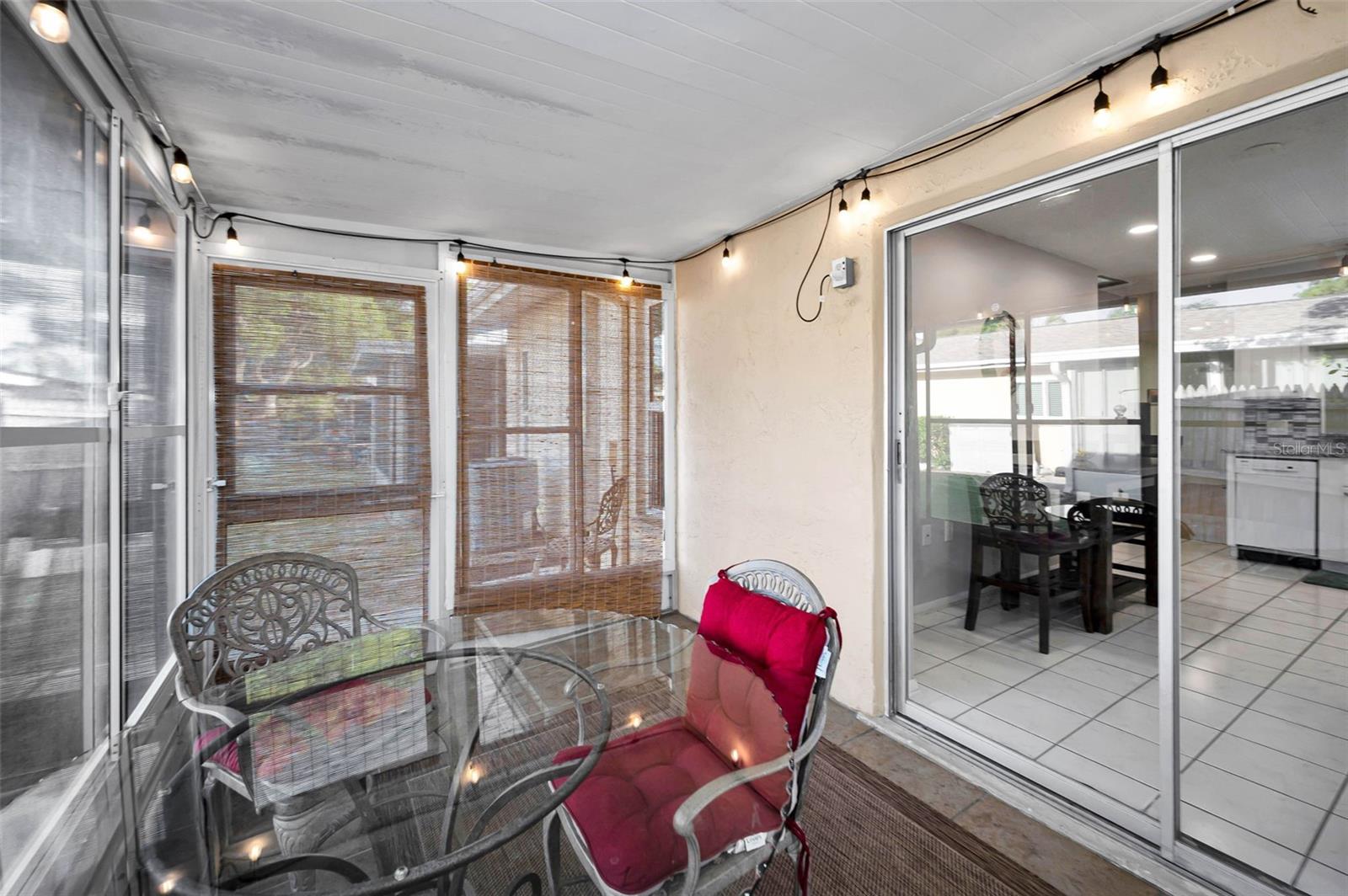 Listing photo id 27 for 859 Oxford Court