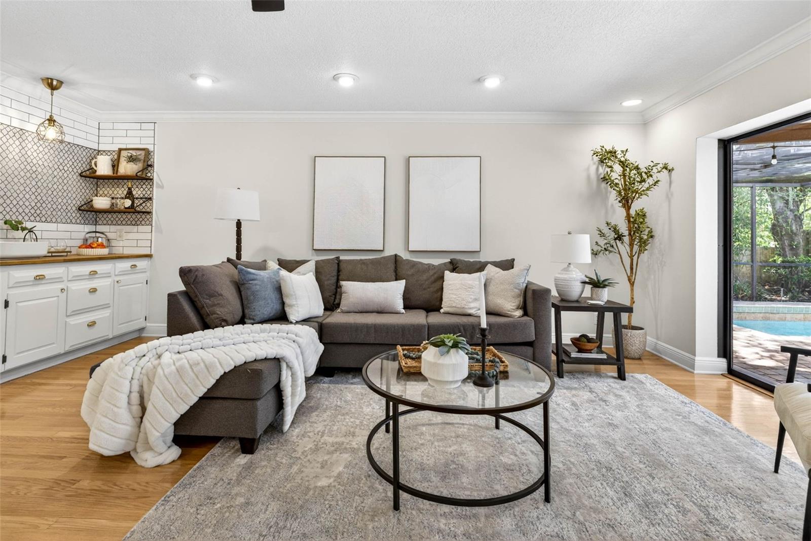 Image 12 of 91 For 817 Bannockburn Avenue