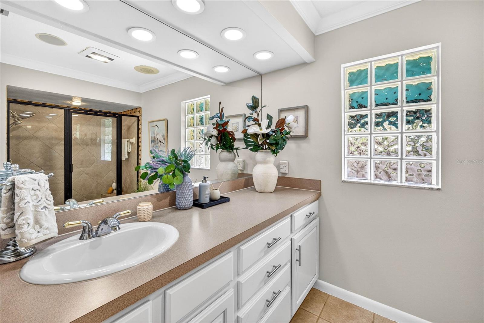 Image 22 of 91 For 817 Bannockburn Avenue