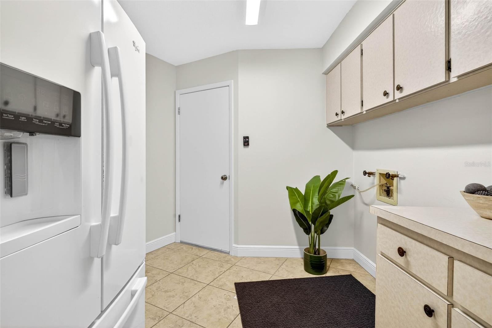 Image 26 of 91 For 817 Bannockburn Avenue