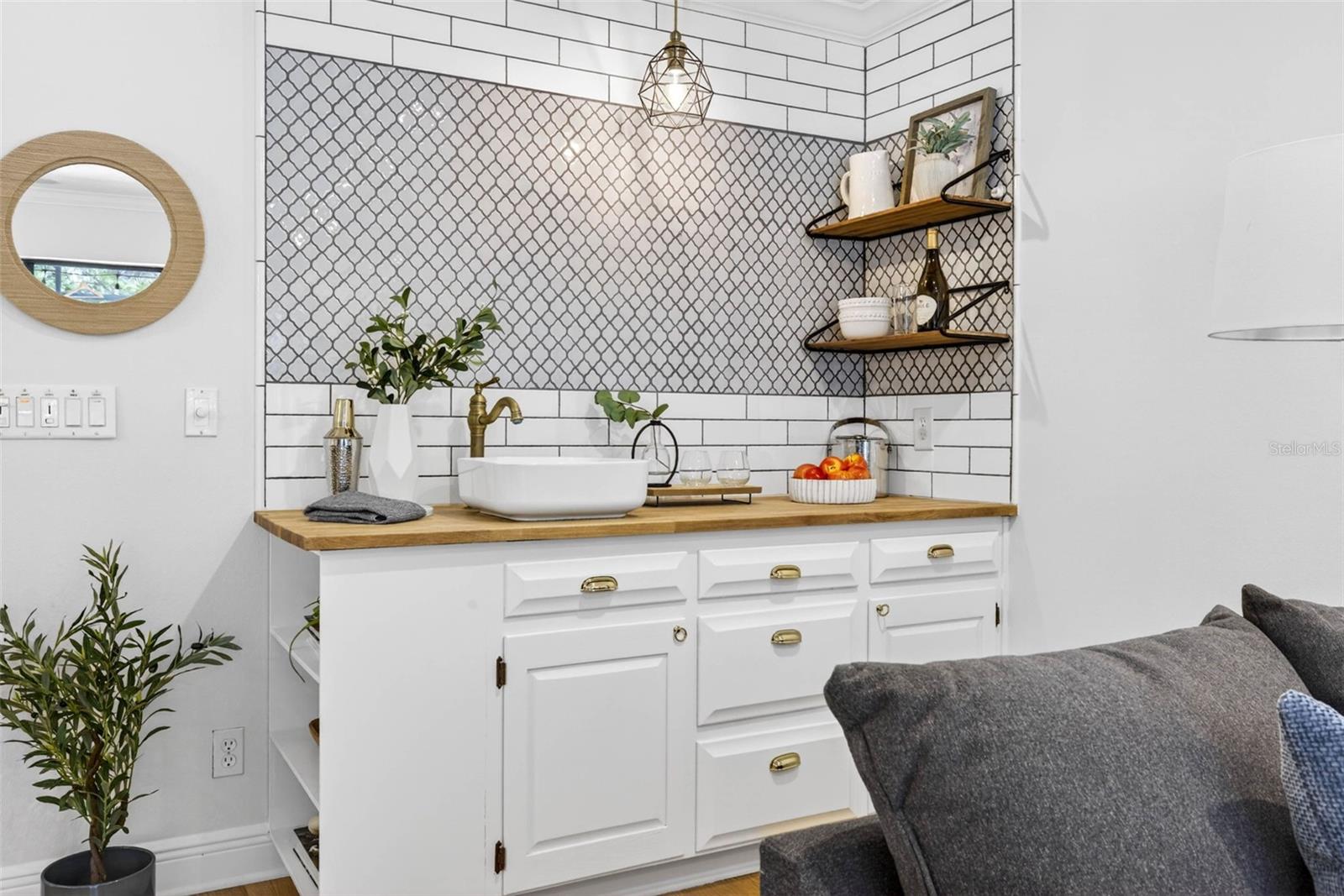 Image 30 of 91 For 817 Bannockburn Avenue