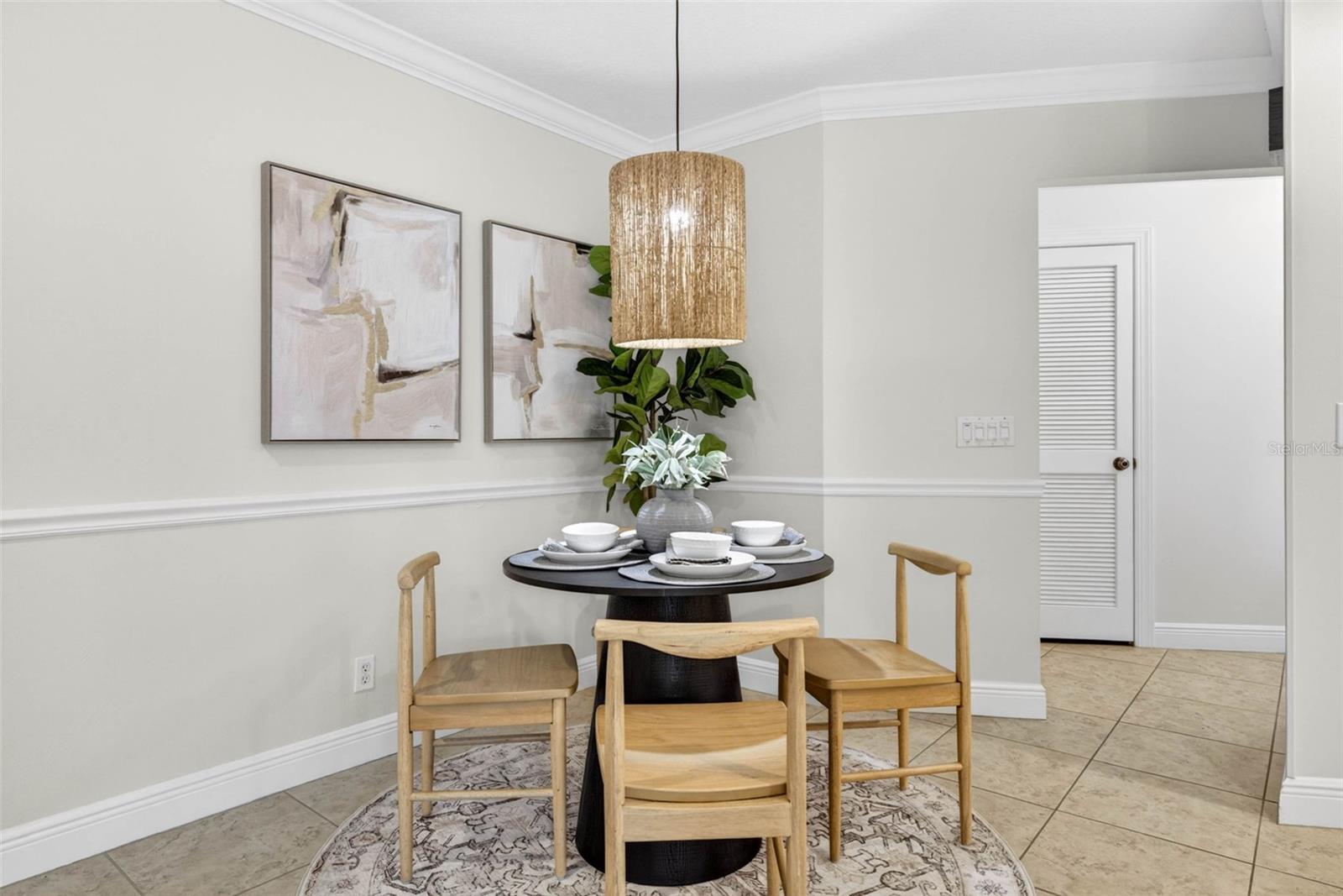 Image 33 of 91 For 817 Bannockburn Avenue