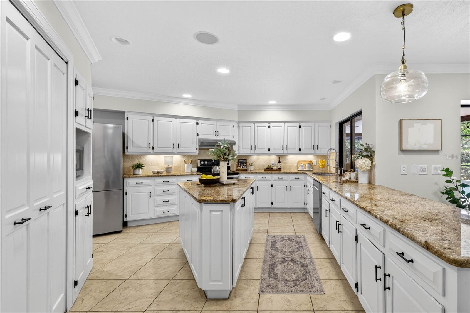 Image 35 of 91 For 817 Bannockburn Avenue