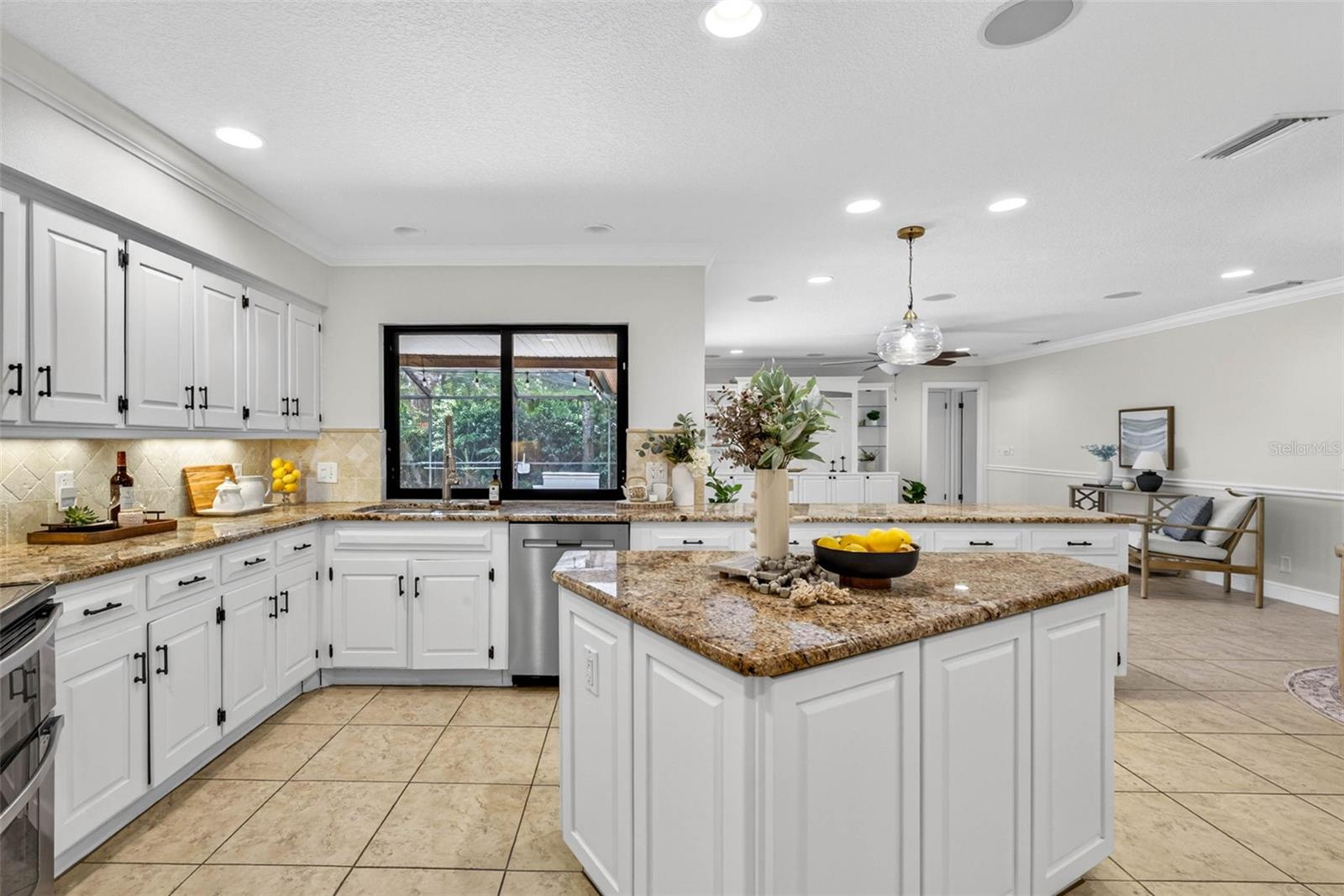 Image 37 of 91 For 817 Bannockburn Avenue