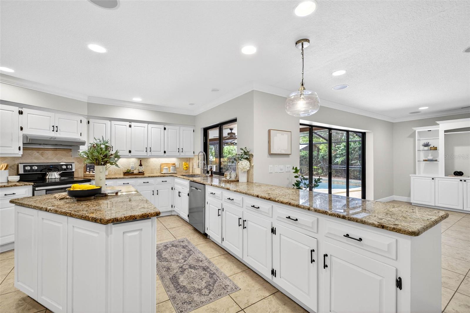 Image 40 of 91 For 817 Bannockburn Avenue