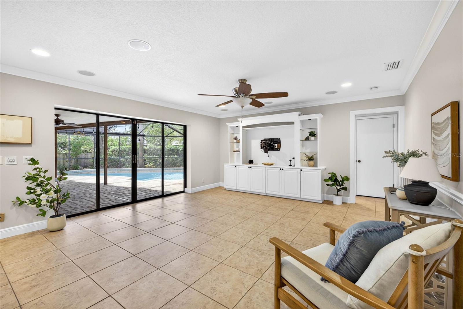 Image 45 of 91 For 817 Bannockburn Avenue