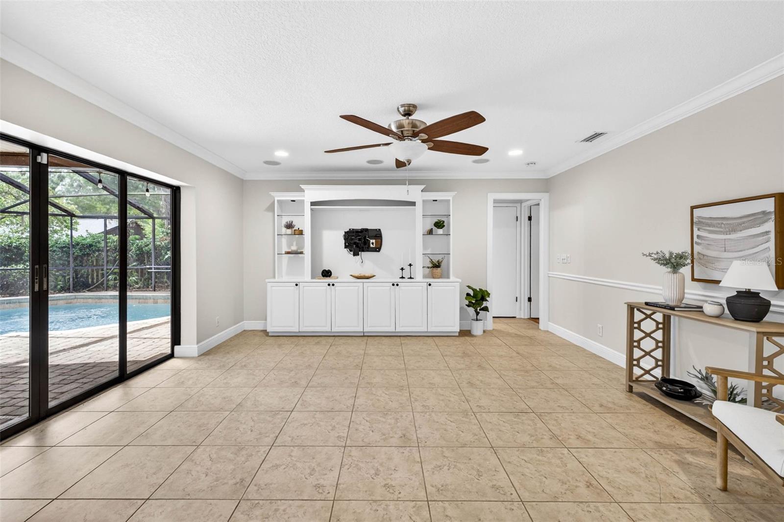 Image 46 of 91 For 817 Bannockburn Avenue