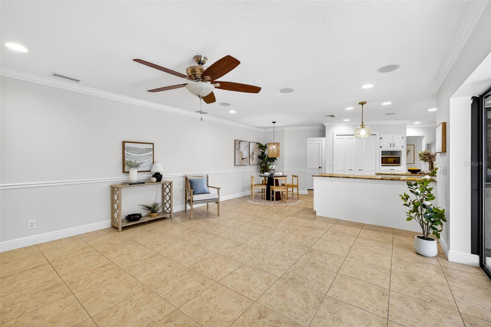 Image 48 of 91 For 817 Bannockburn Avenue