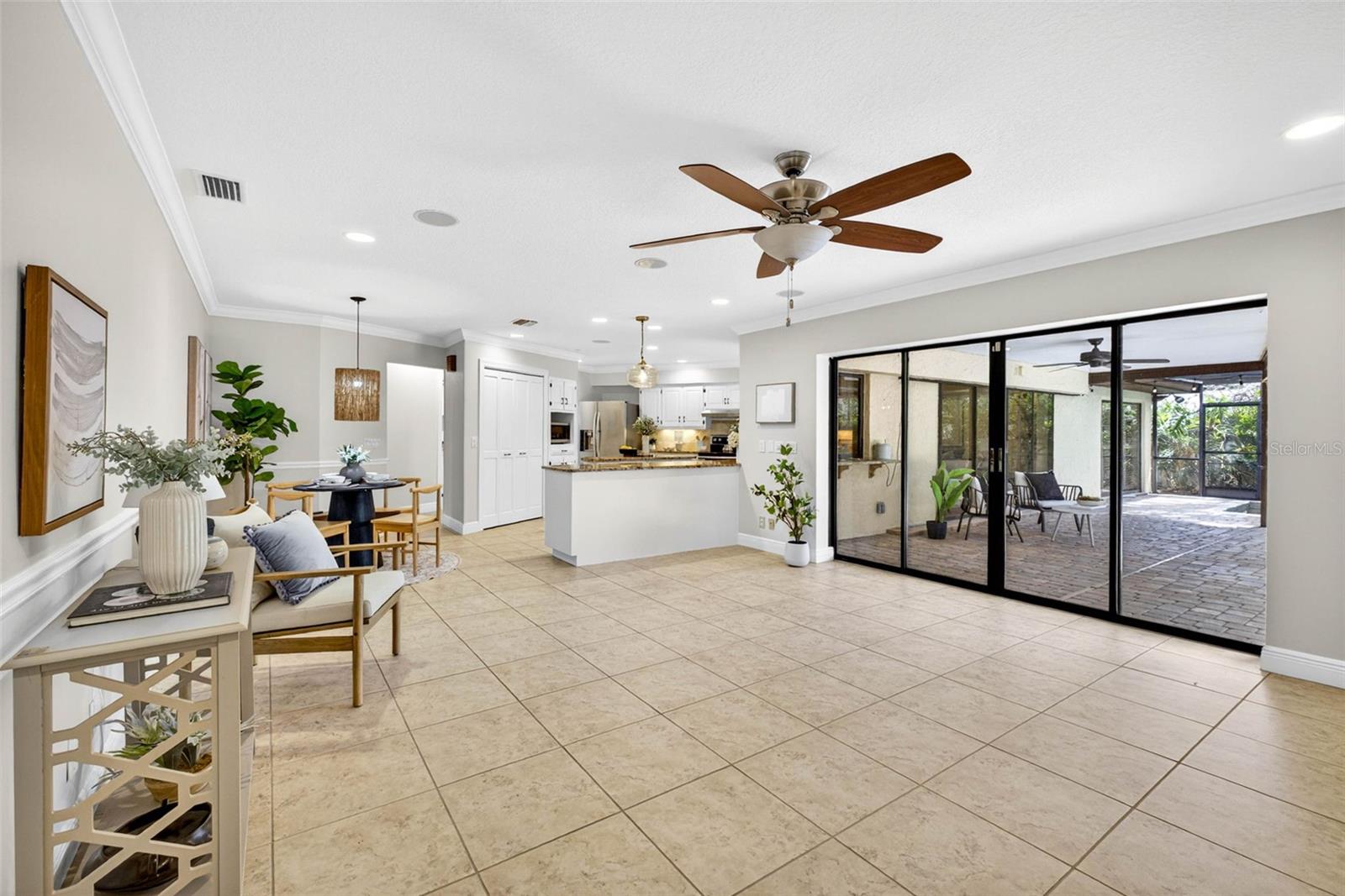 Image 49 of 91 For 817 Bannockburn Avenue