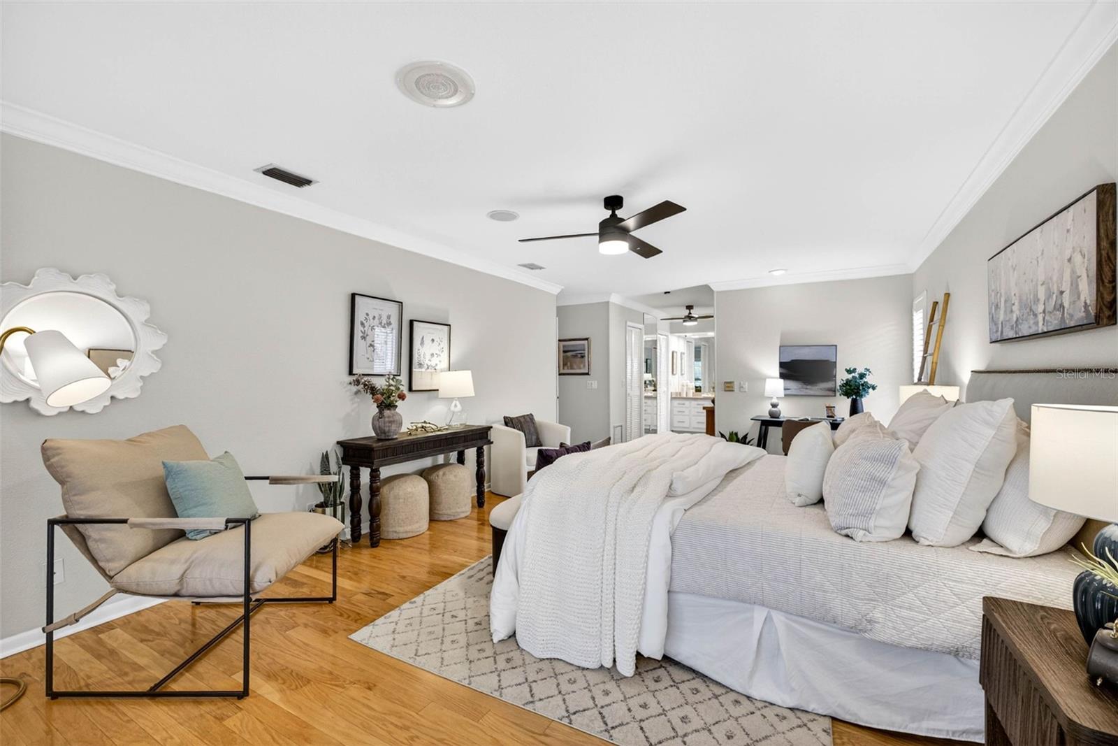 Image 56 of 91 For 817 Bannockburn Avenue