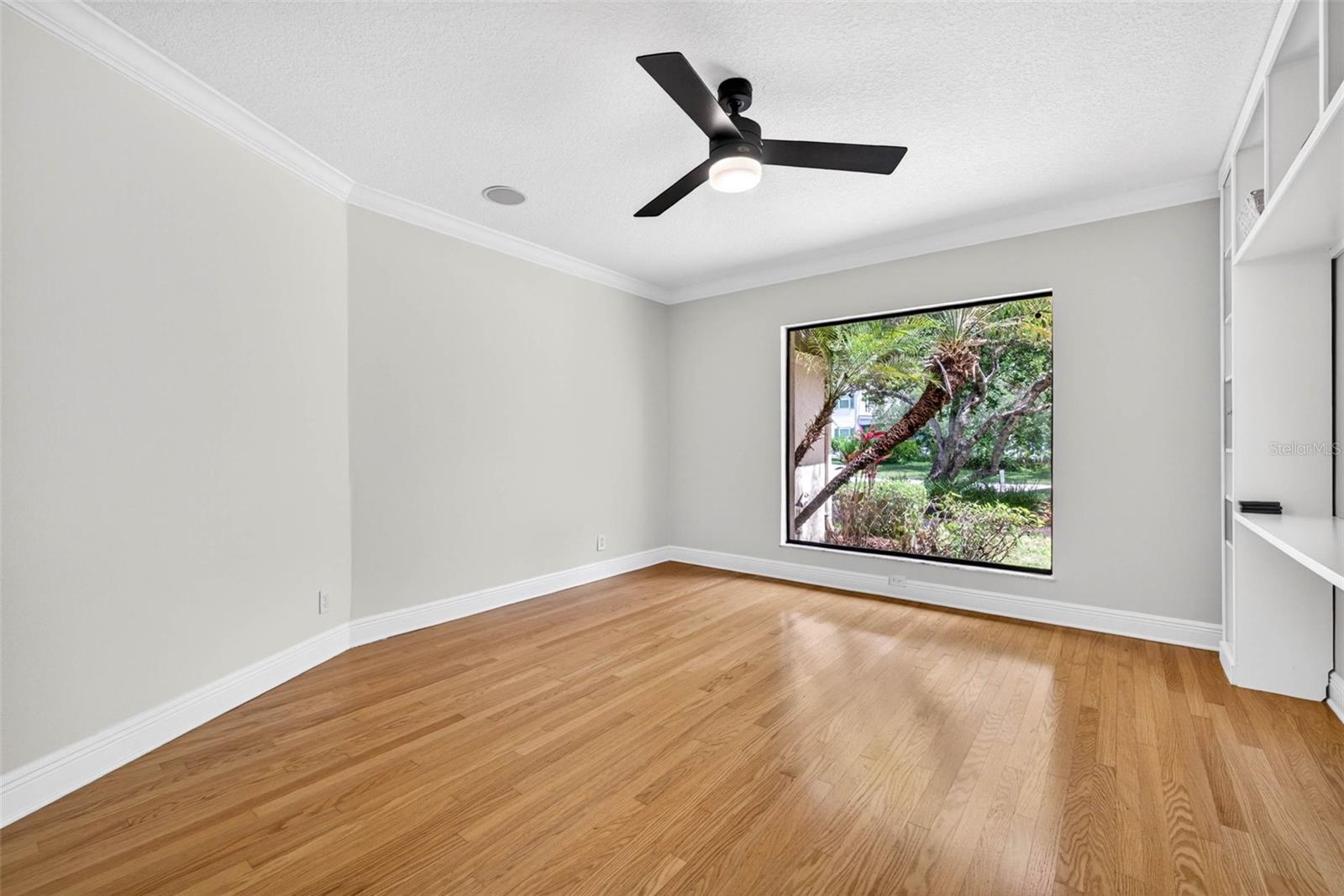 Image 61 of 91 For 817 Bannockburn Avenue