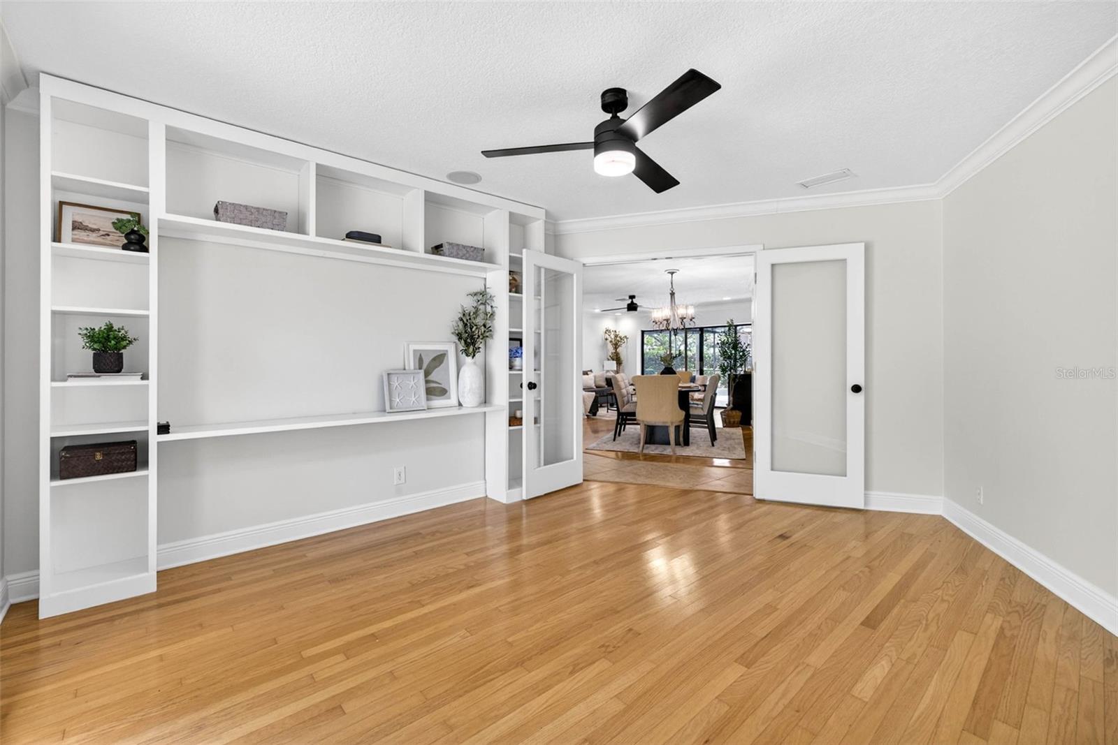 Image 62 of 91 For 817 Bannockburn Avenue