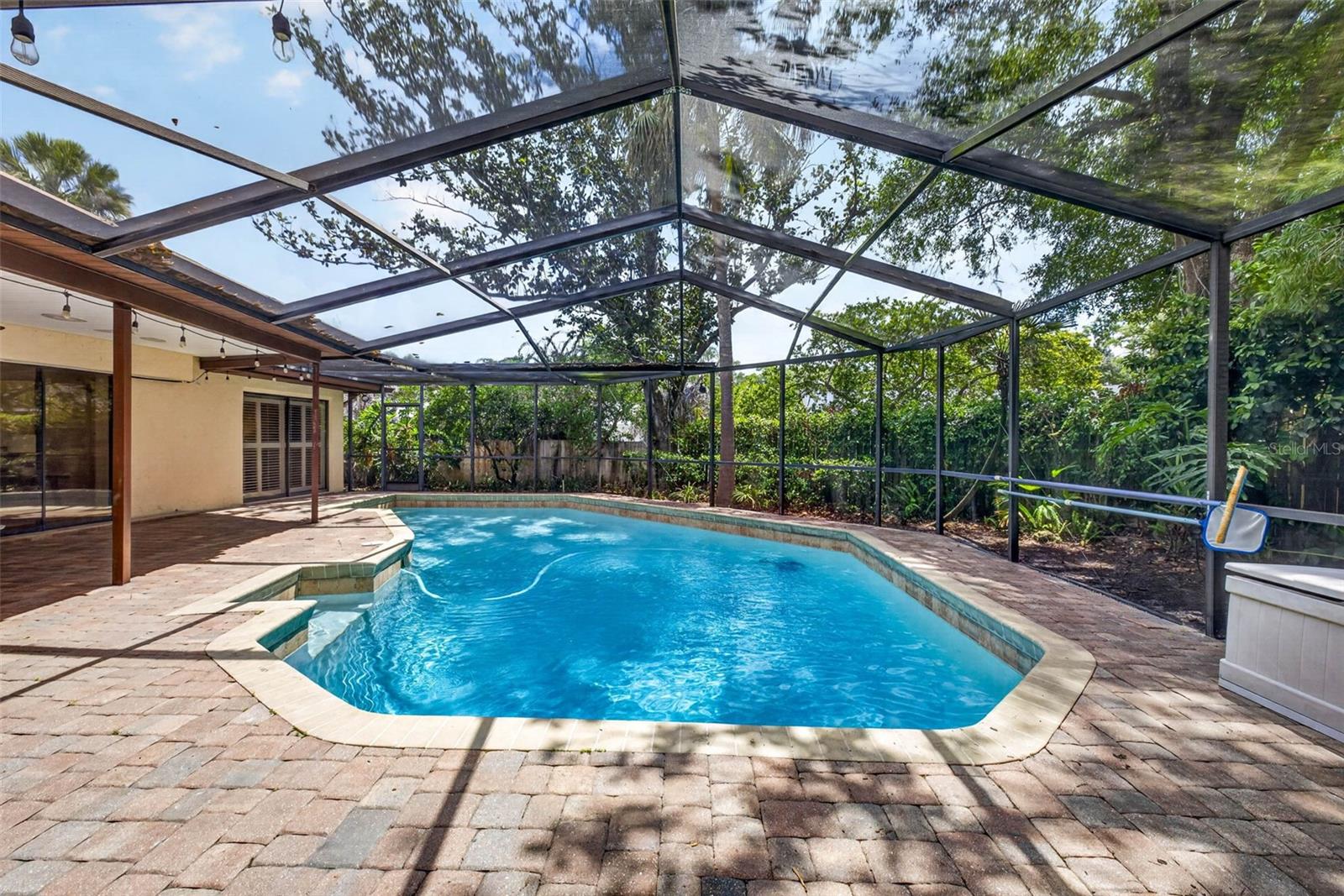 Image 71 of 91 For 817 Bannockburn Avenue