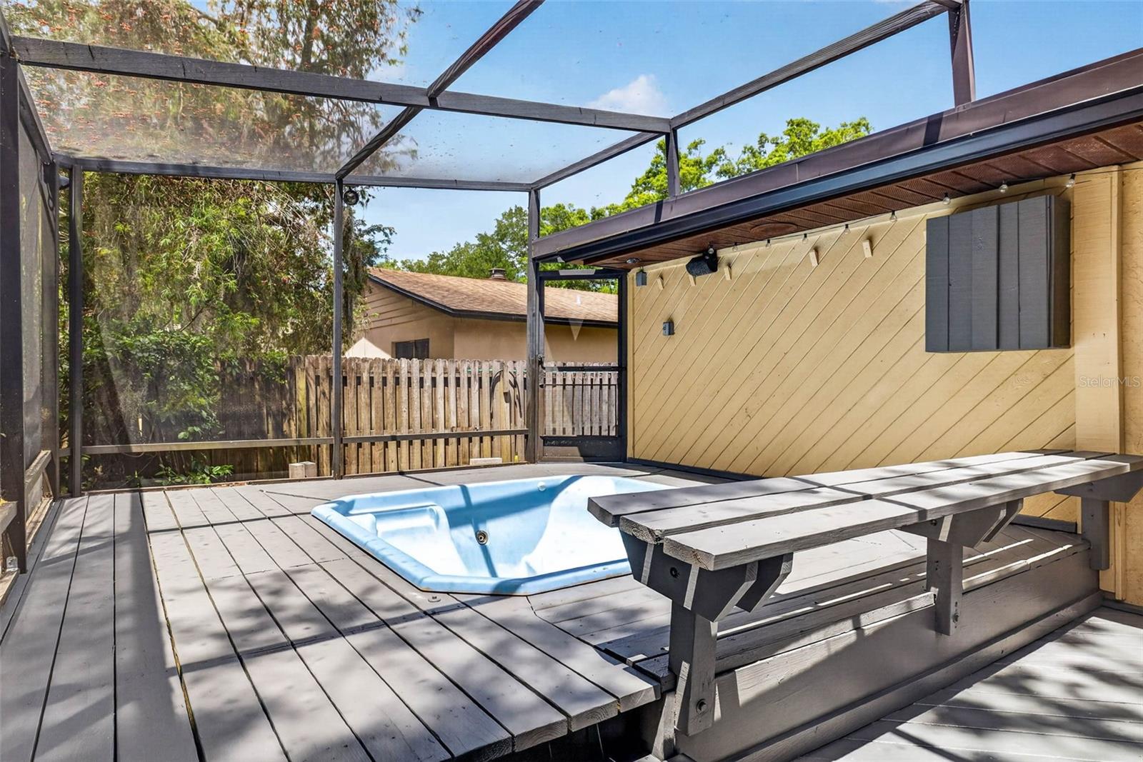 Image 78 of 91 For 817 Bannockburn Avenue