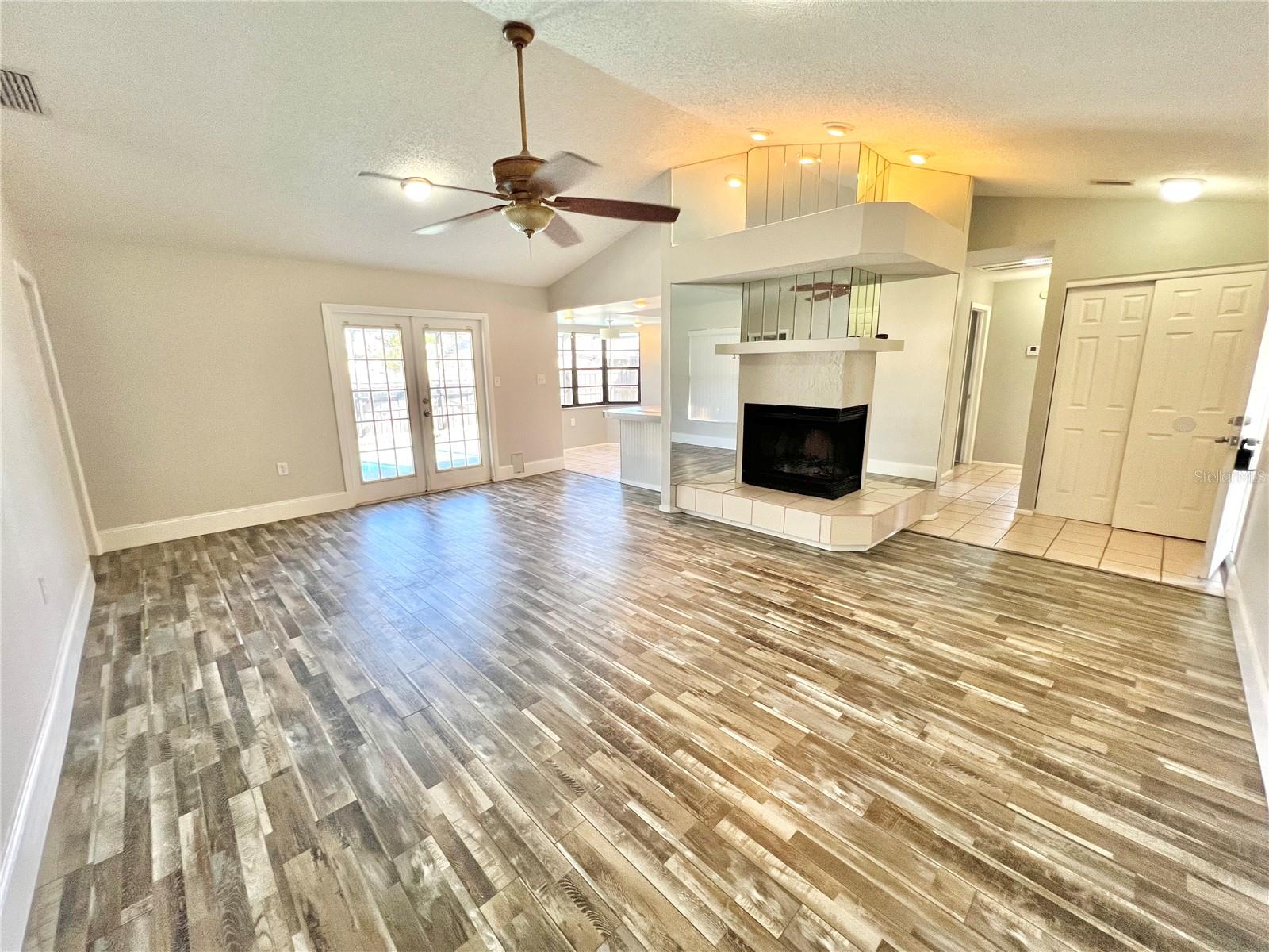 Image 5 of 19 For 1338 Calamondin Drive