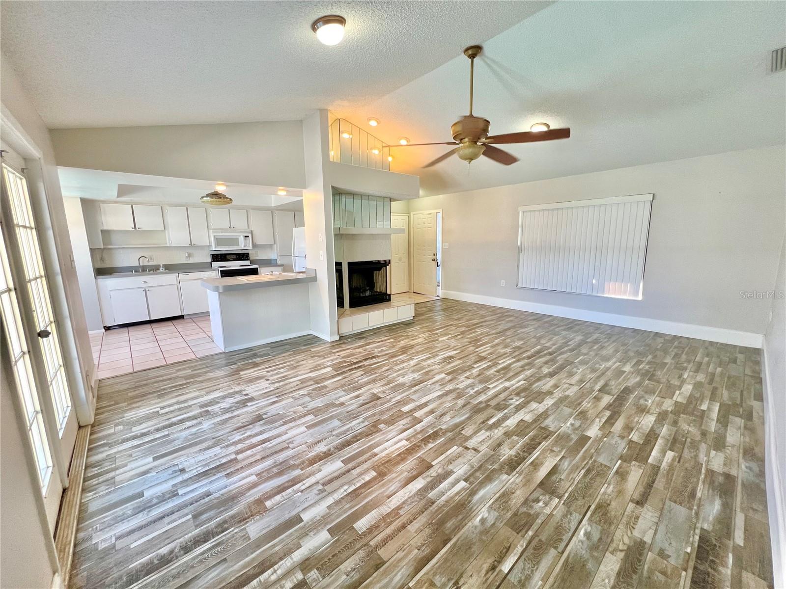 Image 6 of 19 For 1338 Calamondin Drive