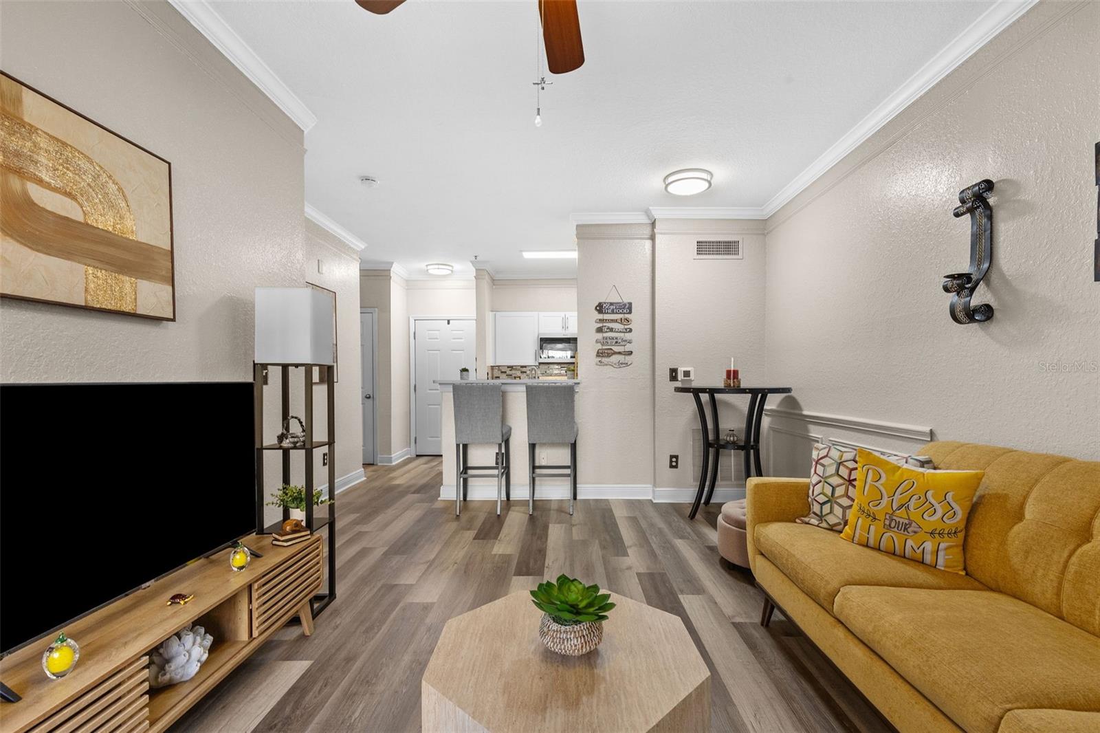 Image 22 of 55 For 4323 Bayside Village Drive 105