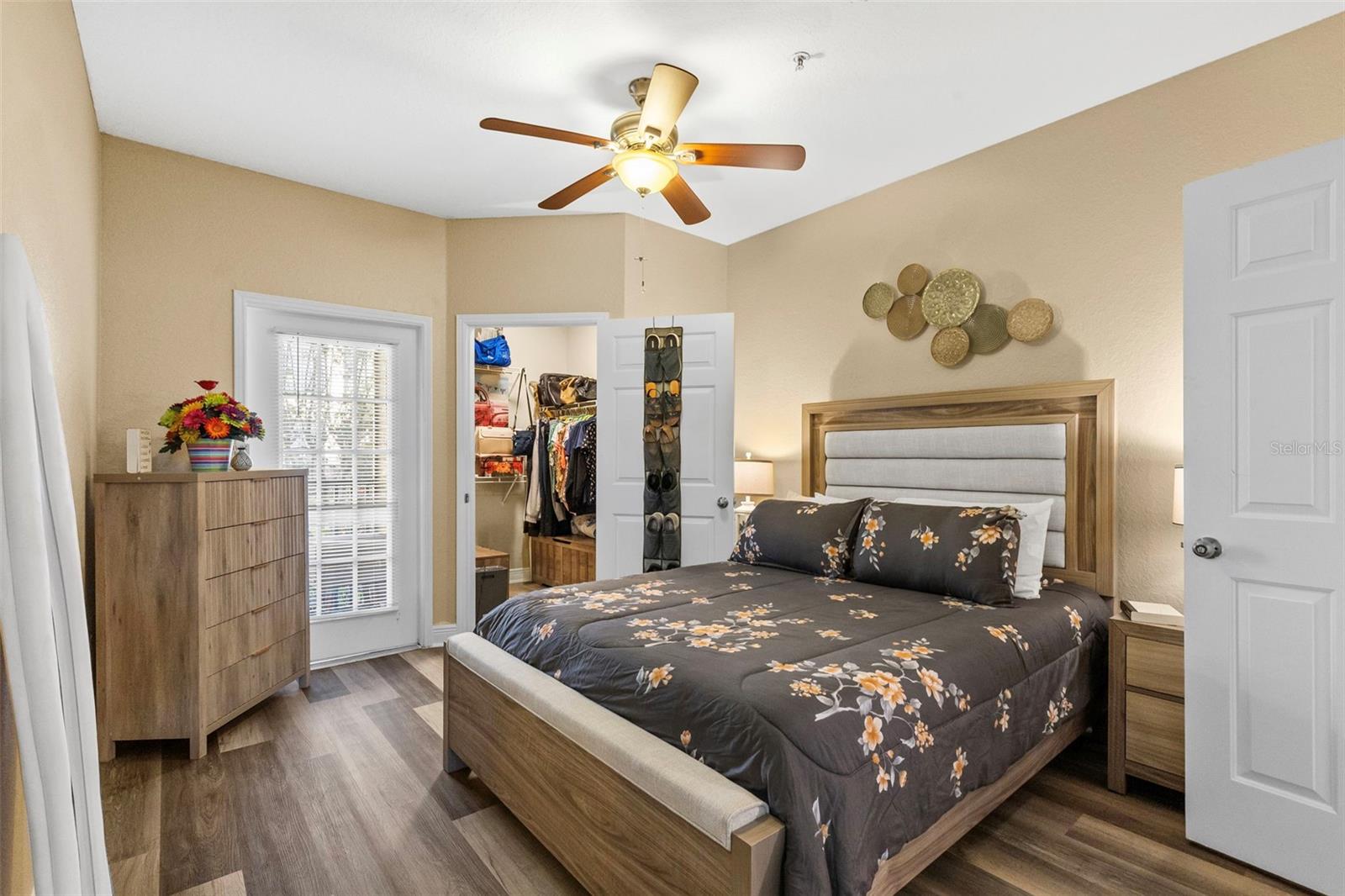 Image 32 of 55 For 4323 Bayside Village Drive 105