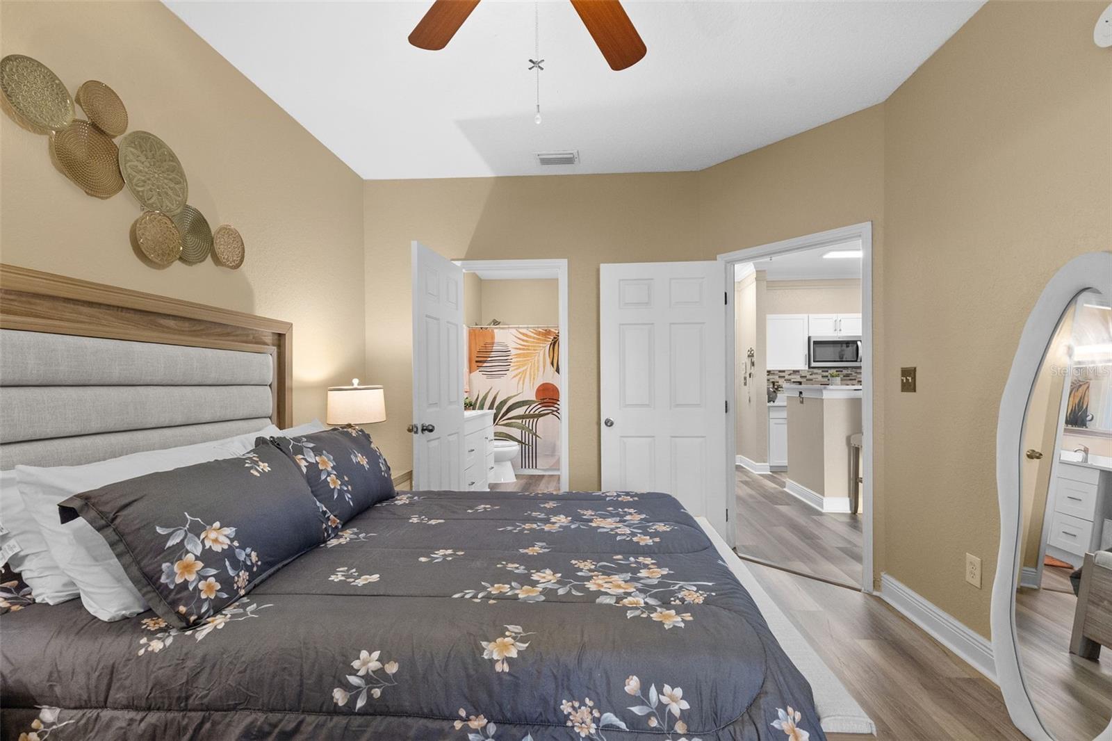 Image 33 of 55 For 4323 Bayside Village Drive 105