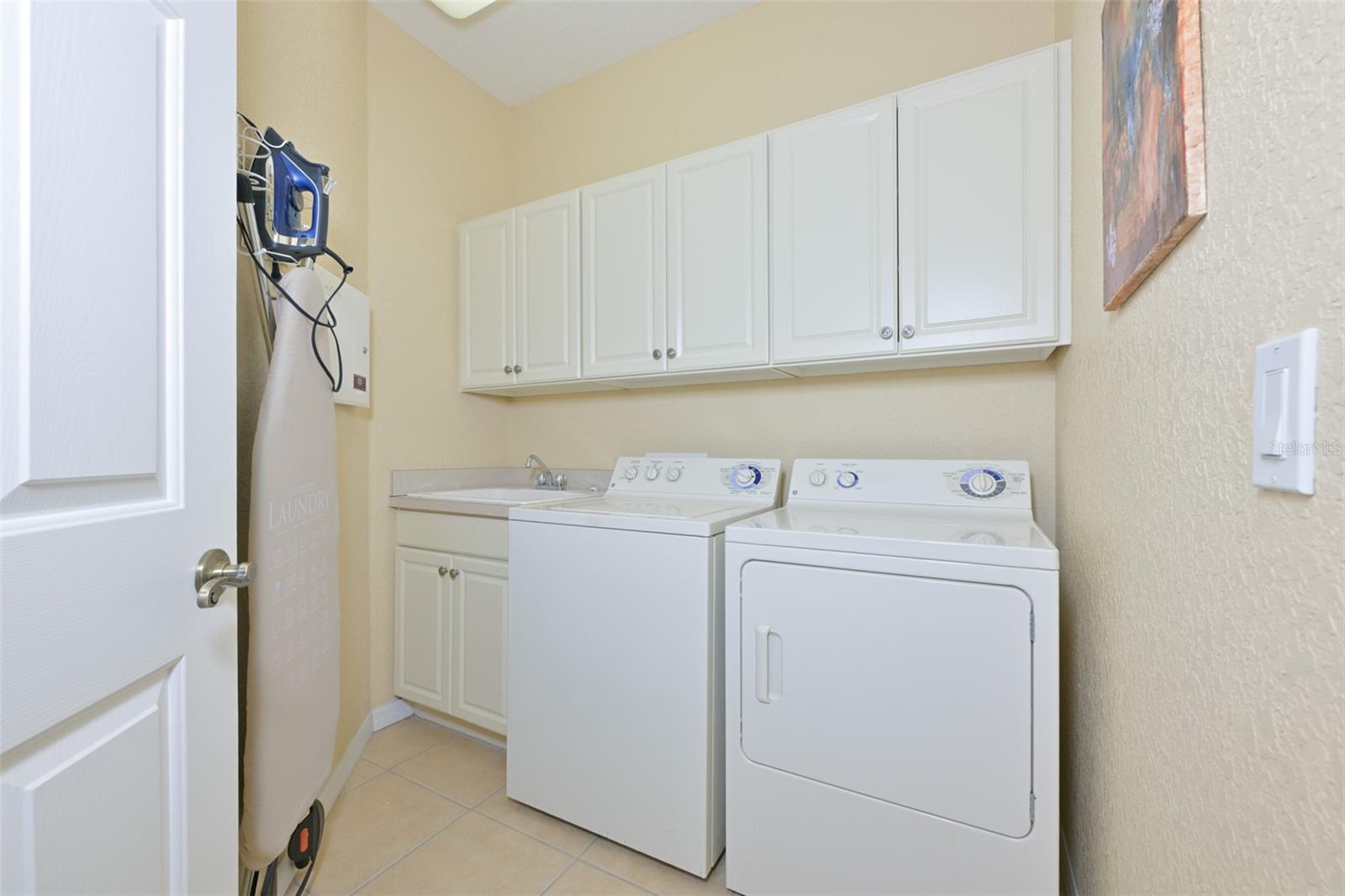 Image 32 of 51 For 1330 Emerald Dunes Drive