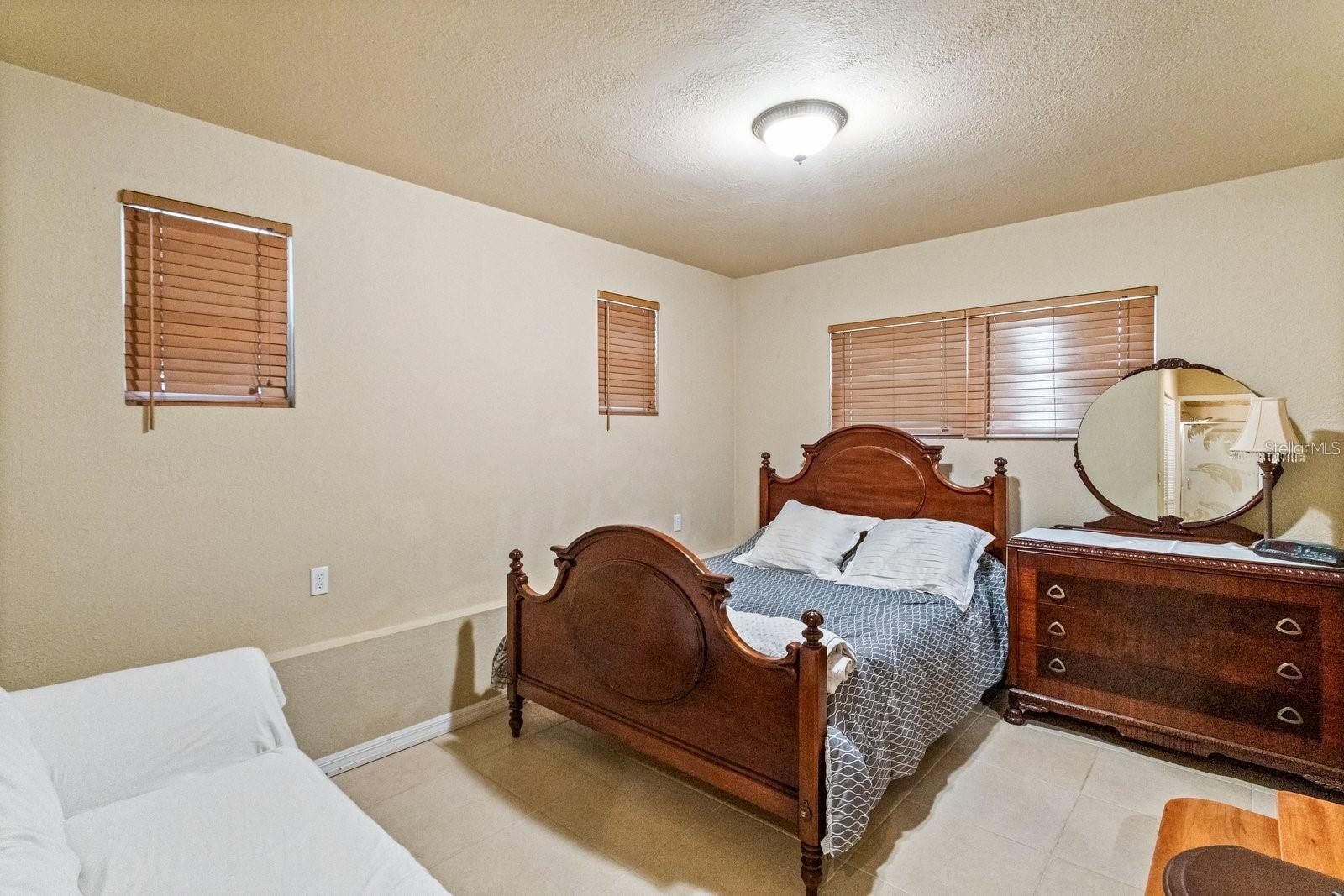 Image 9 of 16 For 5 Orion Avenue